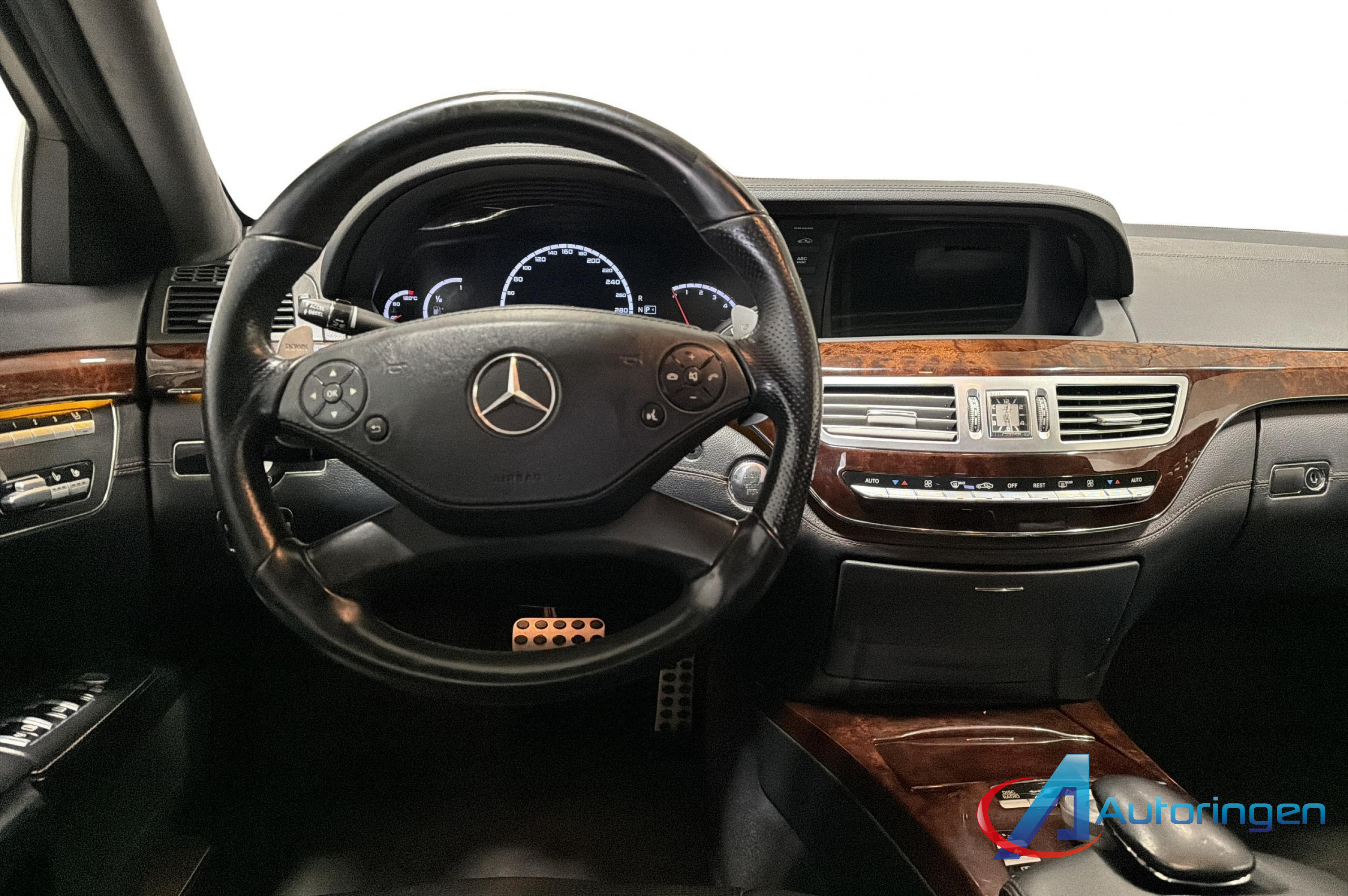 Mercedes-Benz S63 2011, бензин — фото 8 из 15