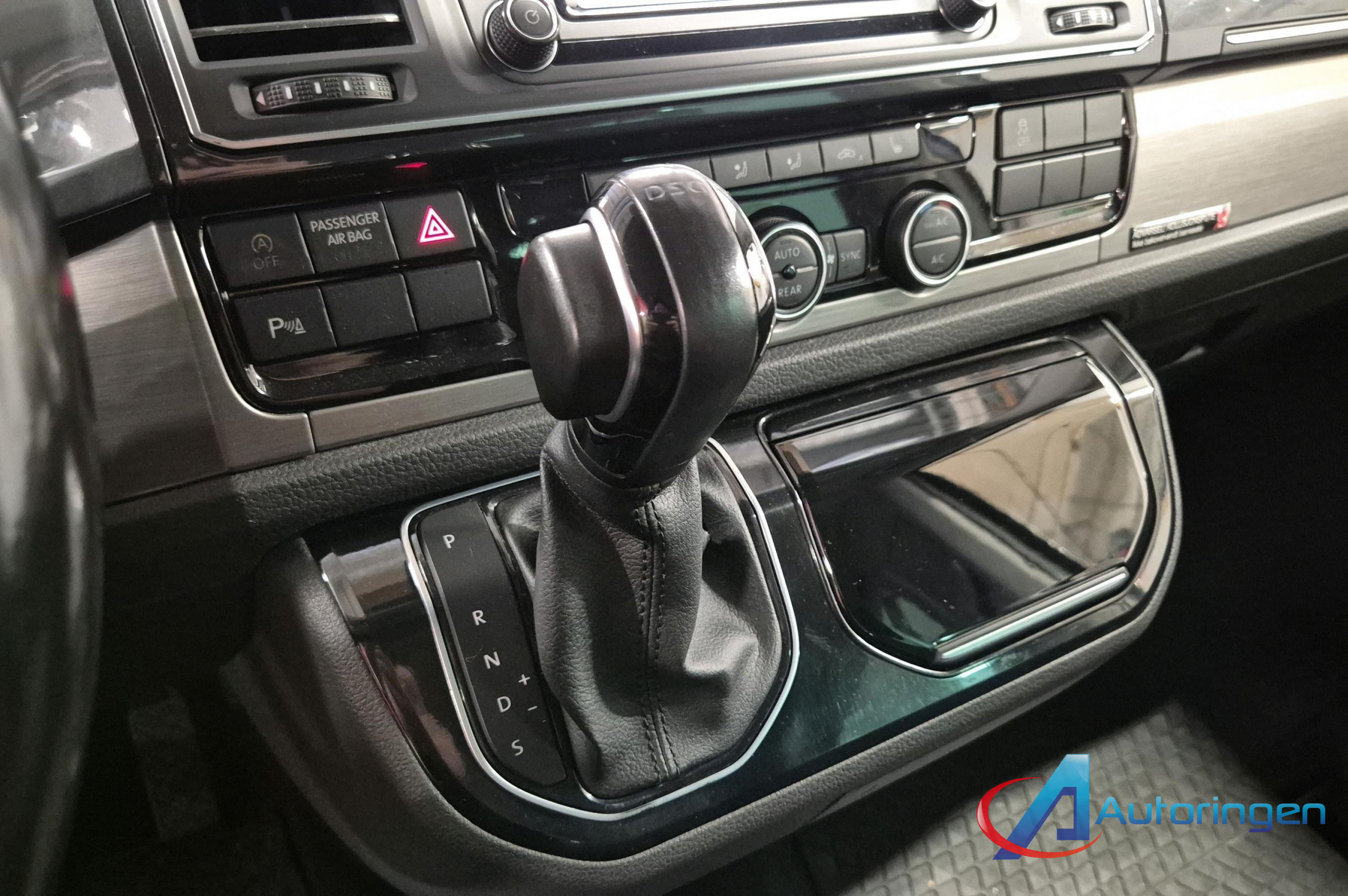 Volkswagen MULTIVAN 2017, дизель — фото 8 из 20