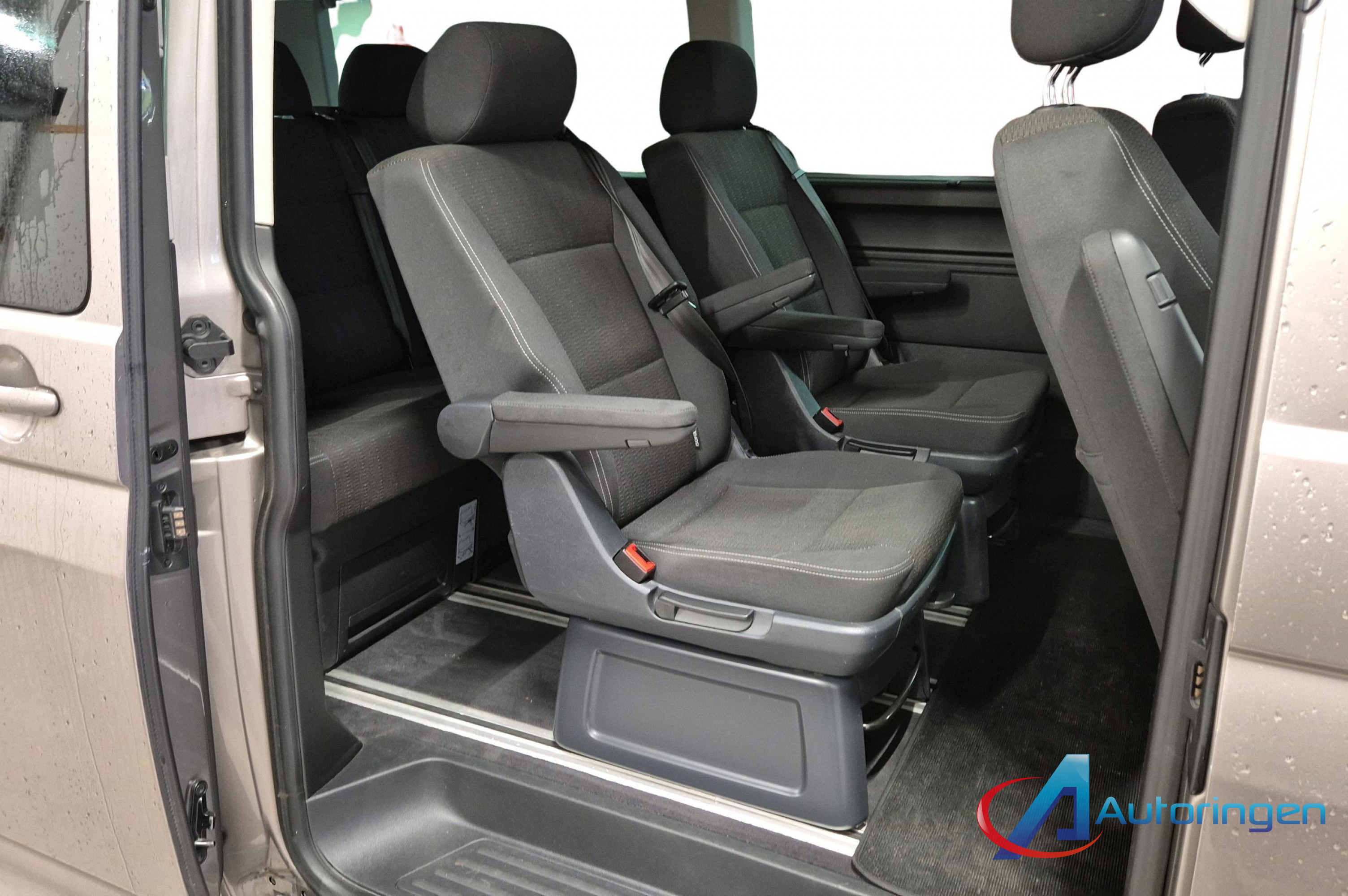 Volkswagen MULTIVAN 2017, дизель — фото 10 из 20