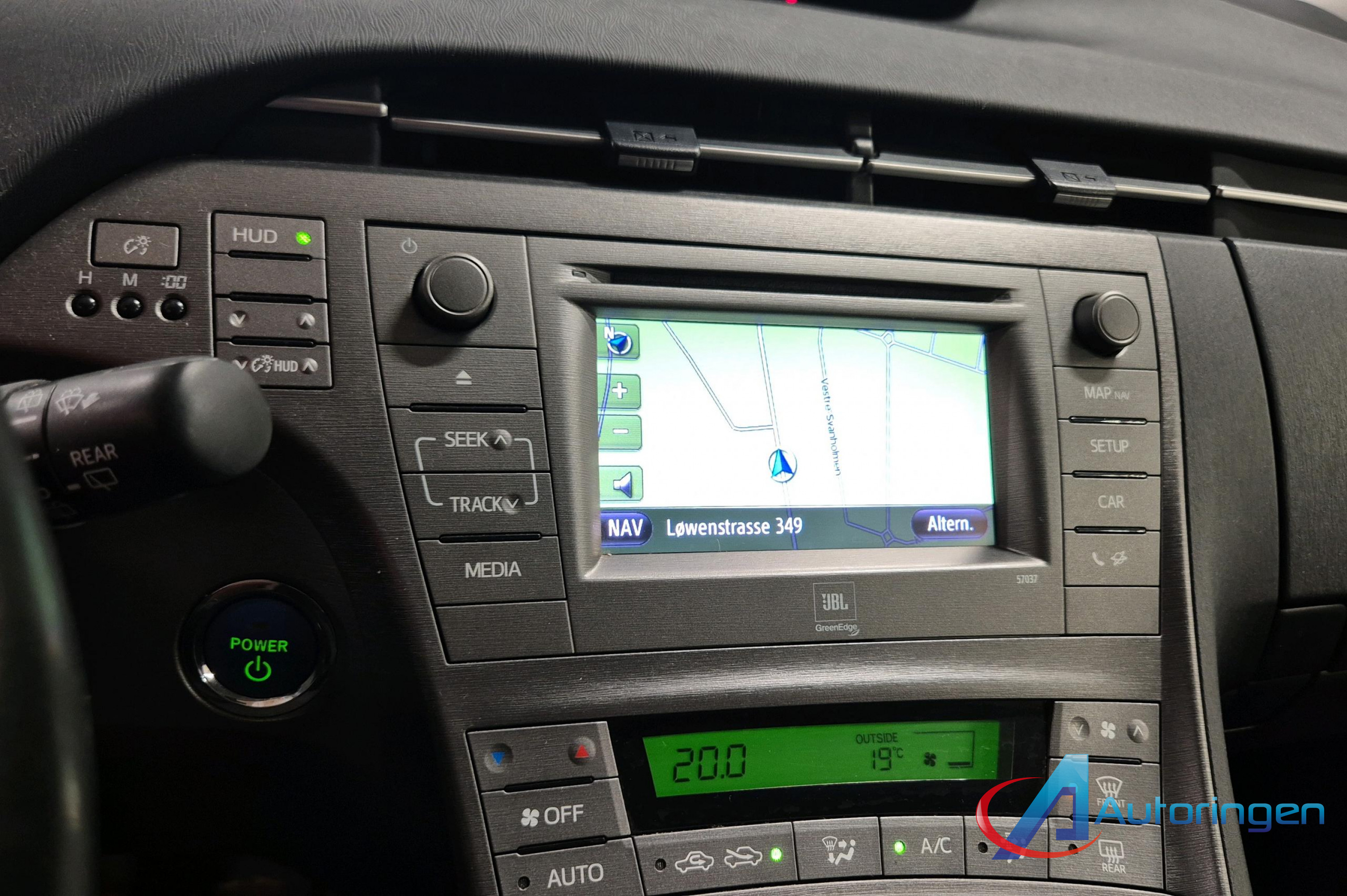 Toyota PRIUS 2012, бензин — фото 18 з 19