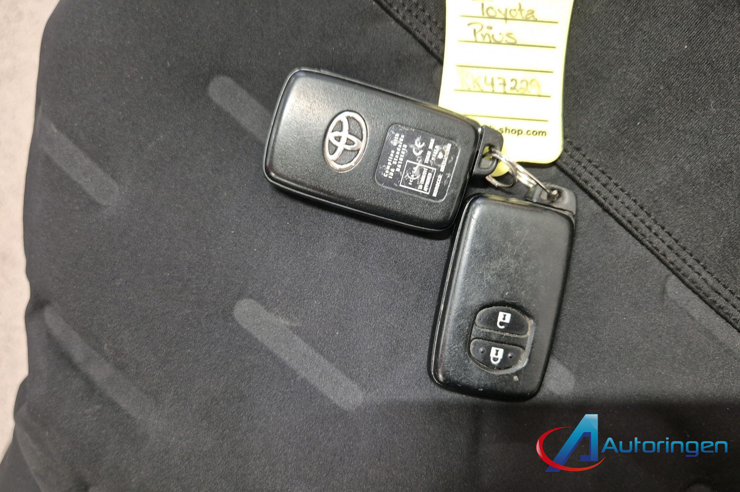 Toyota PRIUS 2012, бензин — фото 14 з 19