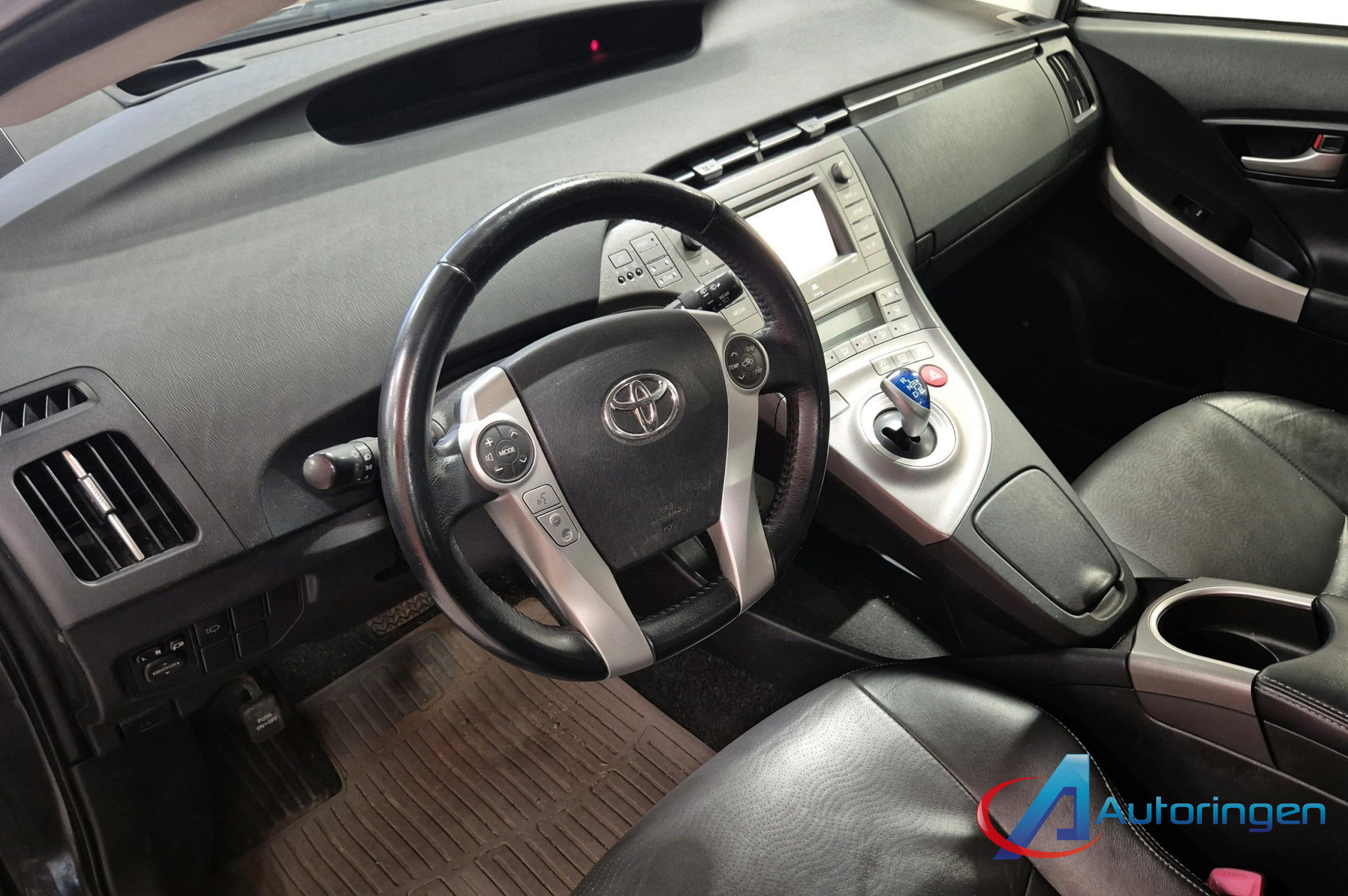 Toyota PRIUS 2012, бензин — фото 11 з 19