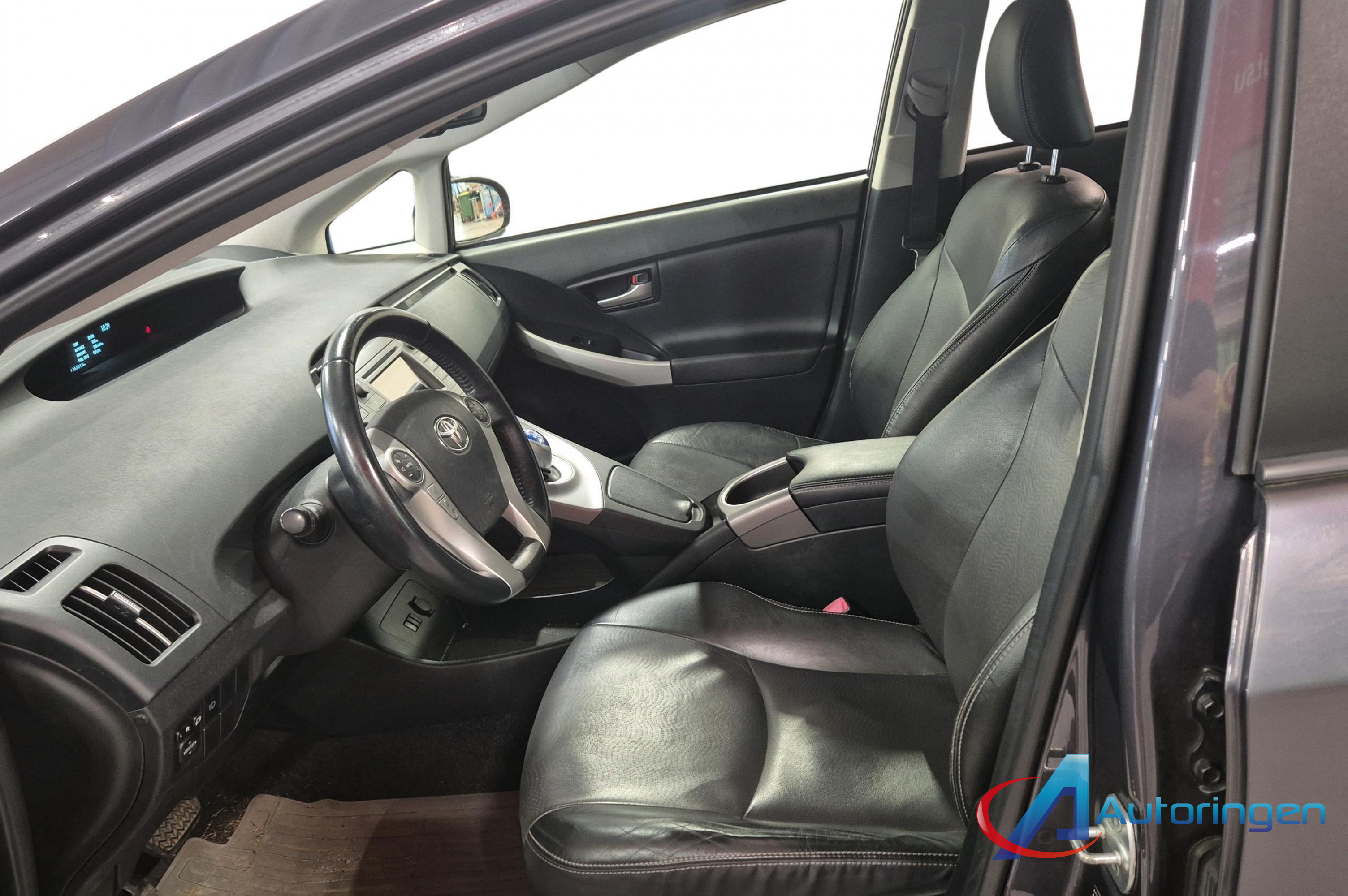 Toyota PRIUS 2012, бензин — фото 9 з 19