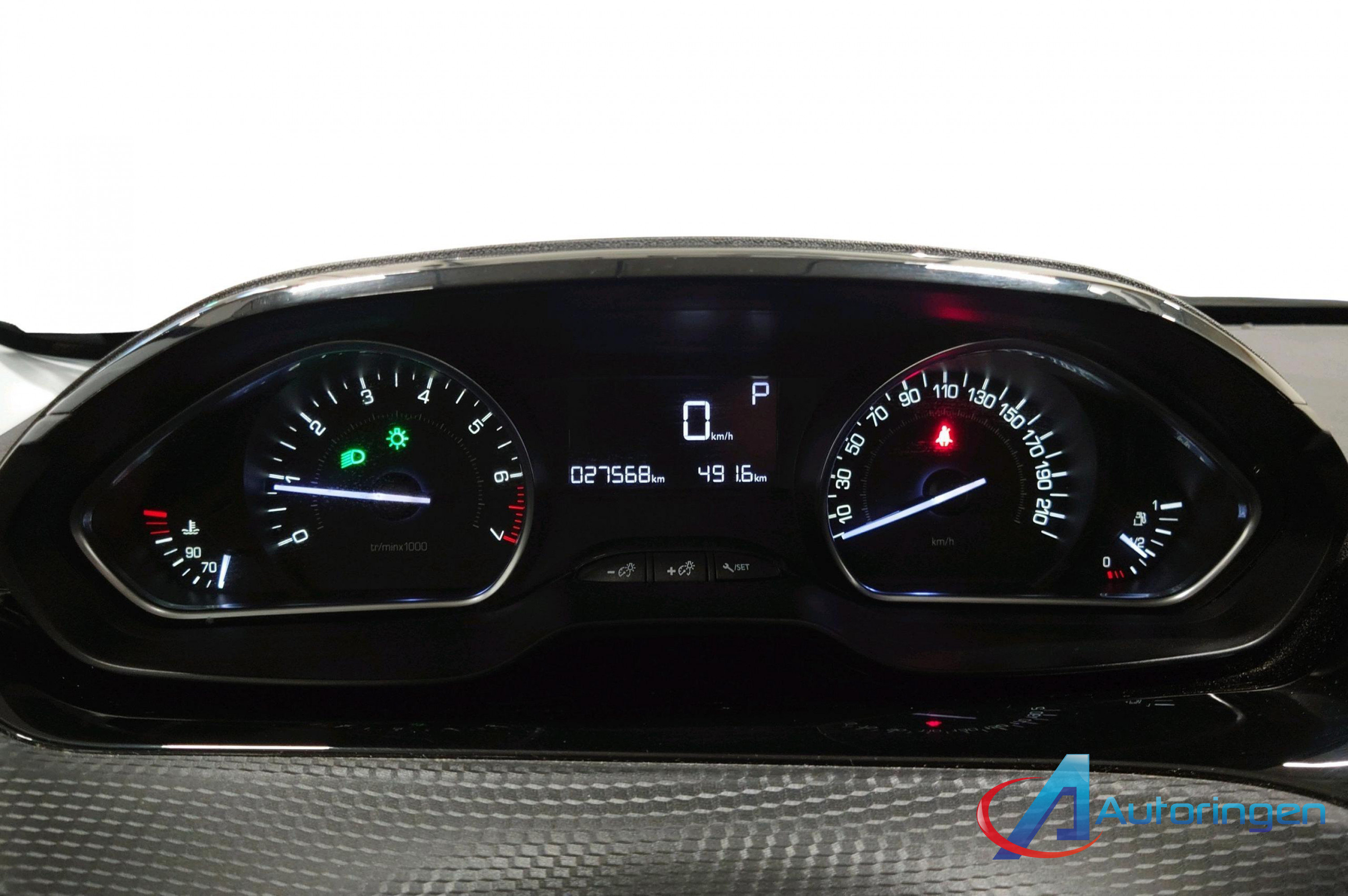Peugeot 208 2015, бензин — фото 7 из 16