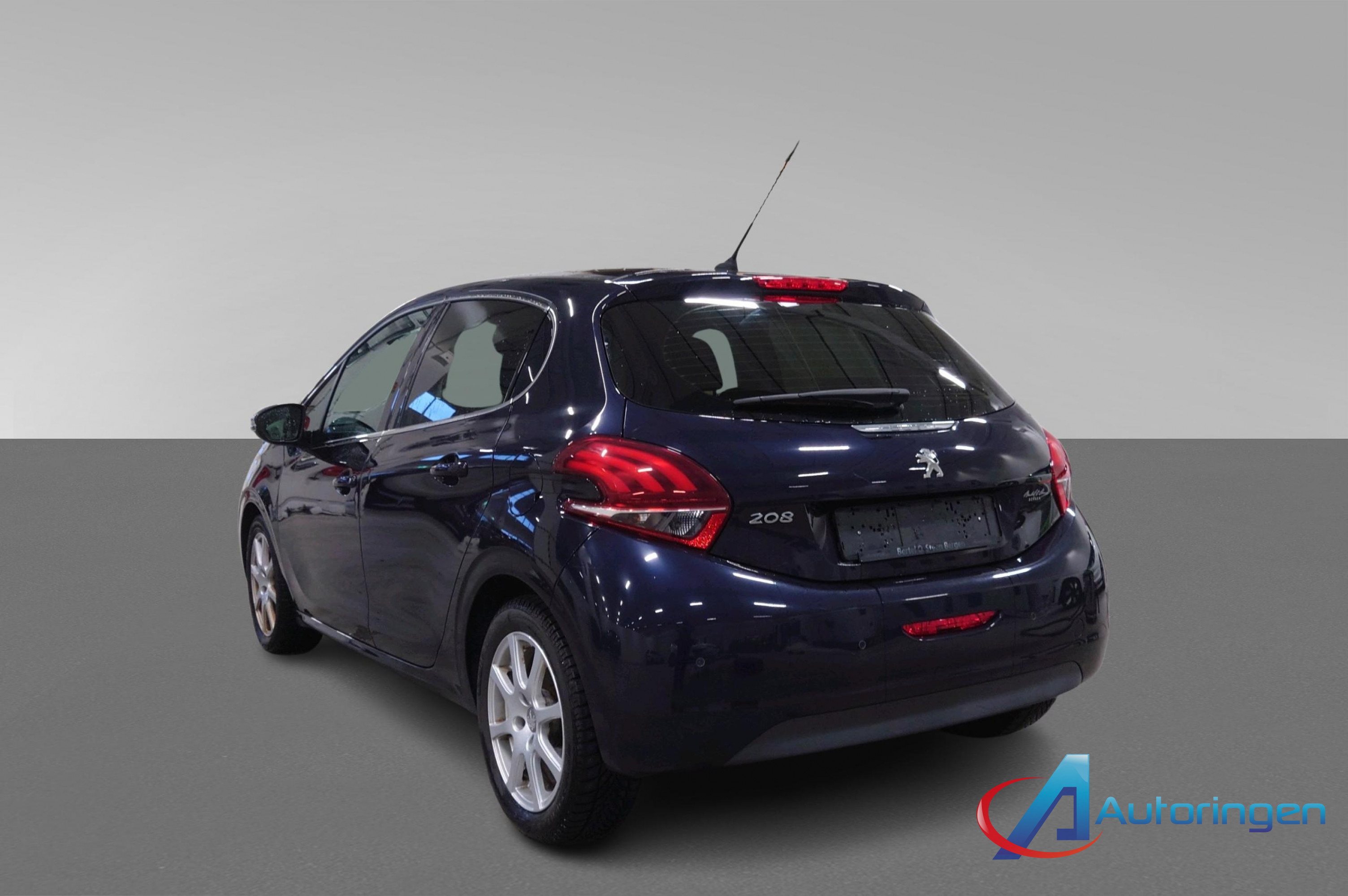 Peugeot 208 2015, бензин — фото 4 из 16