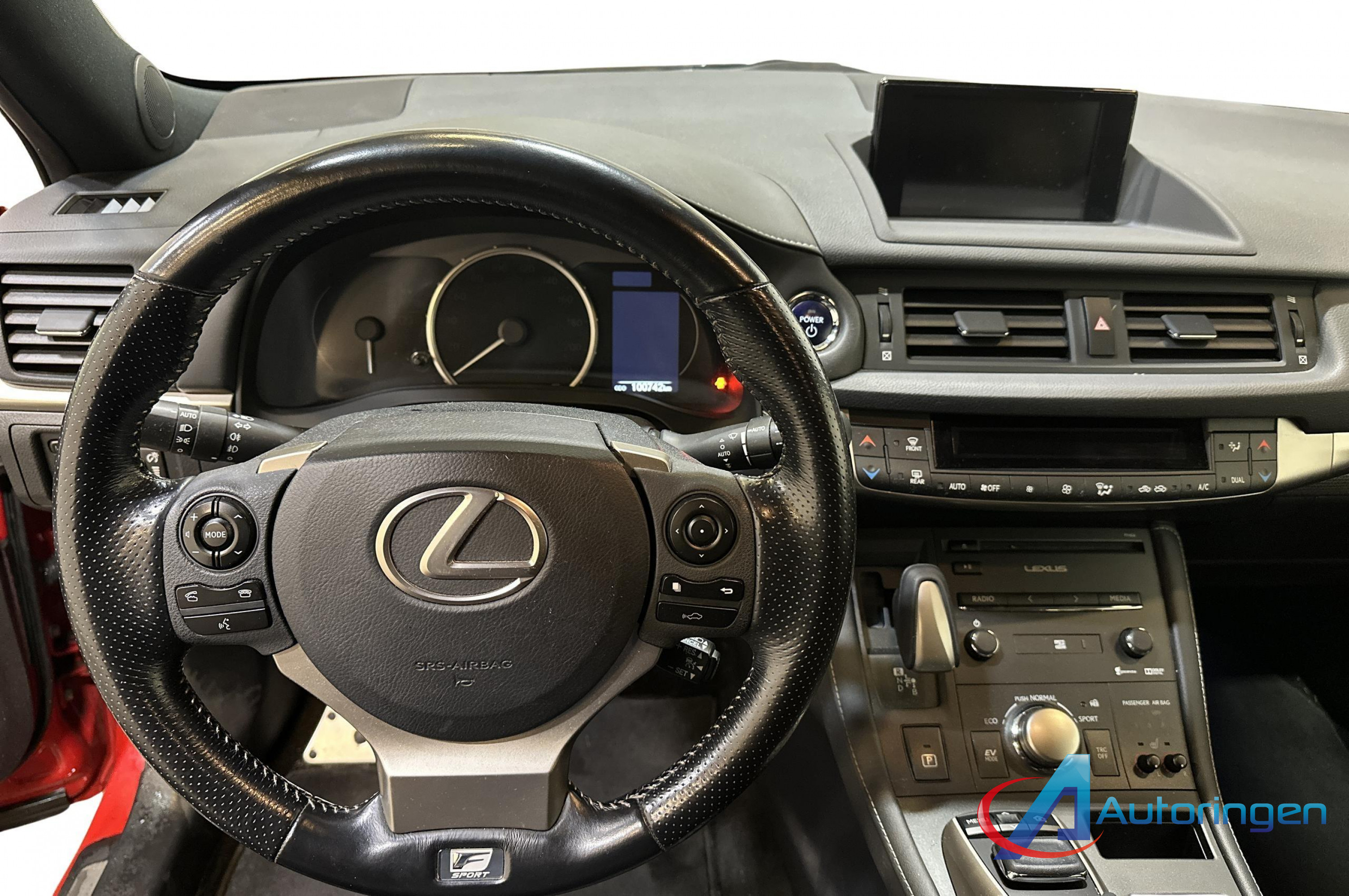 Lexus CT 200h 2016, petrol — photo 8 of 16