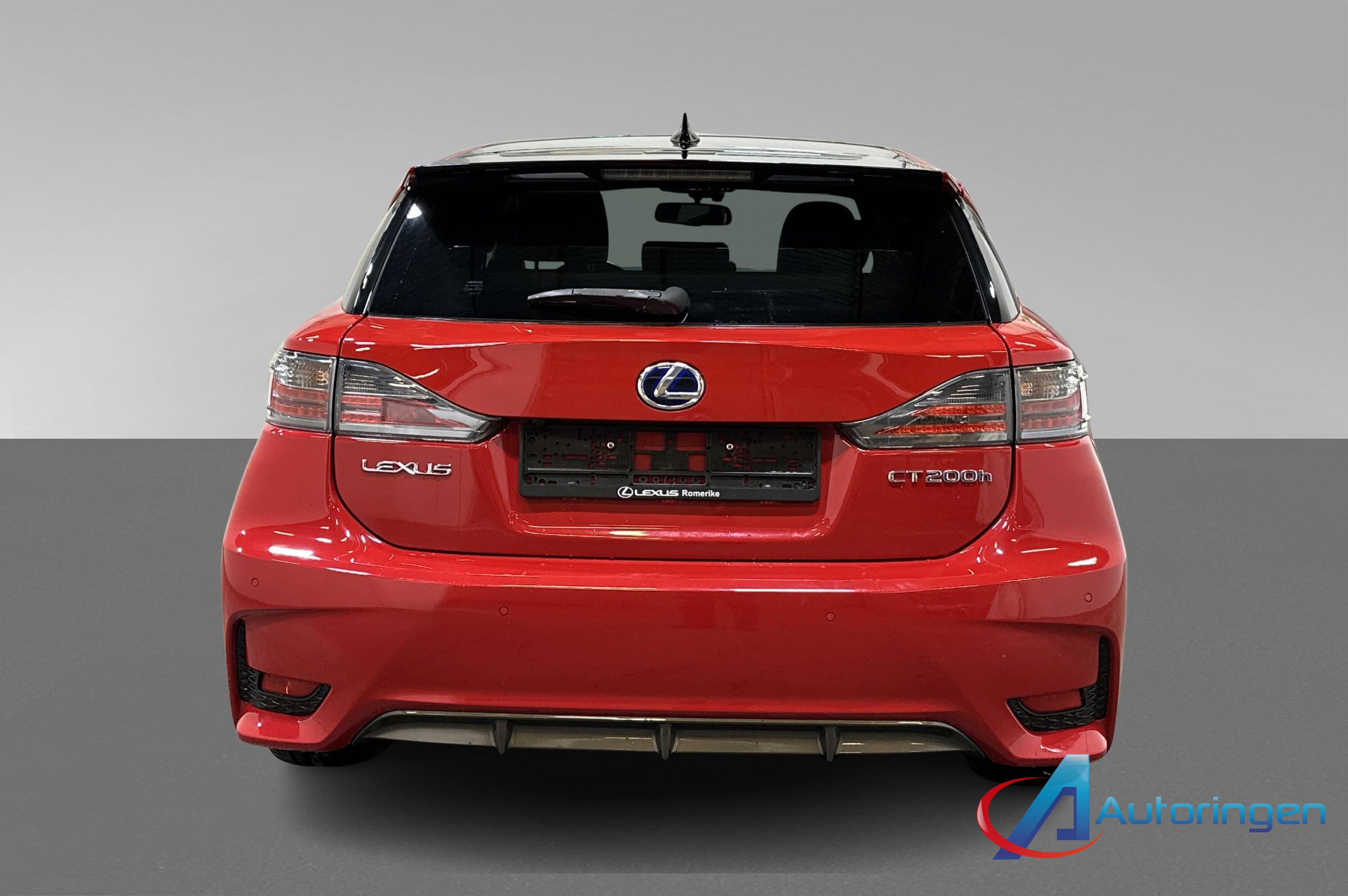 Lexus CT 200h 2016, petrol — photo 5 of 16