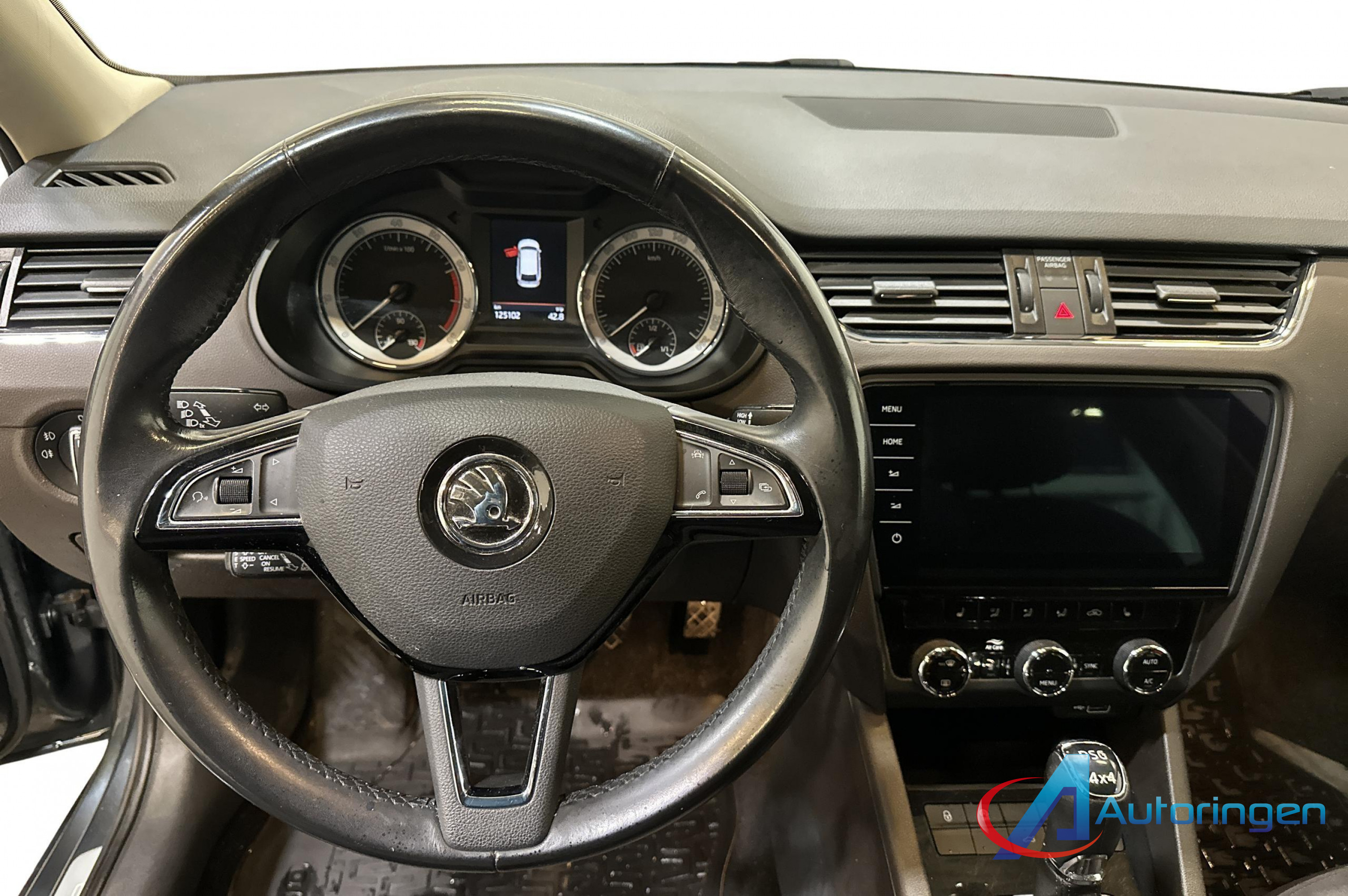Škoda OCTAVIA 2018, petrol — photo 8 of 21