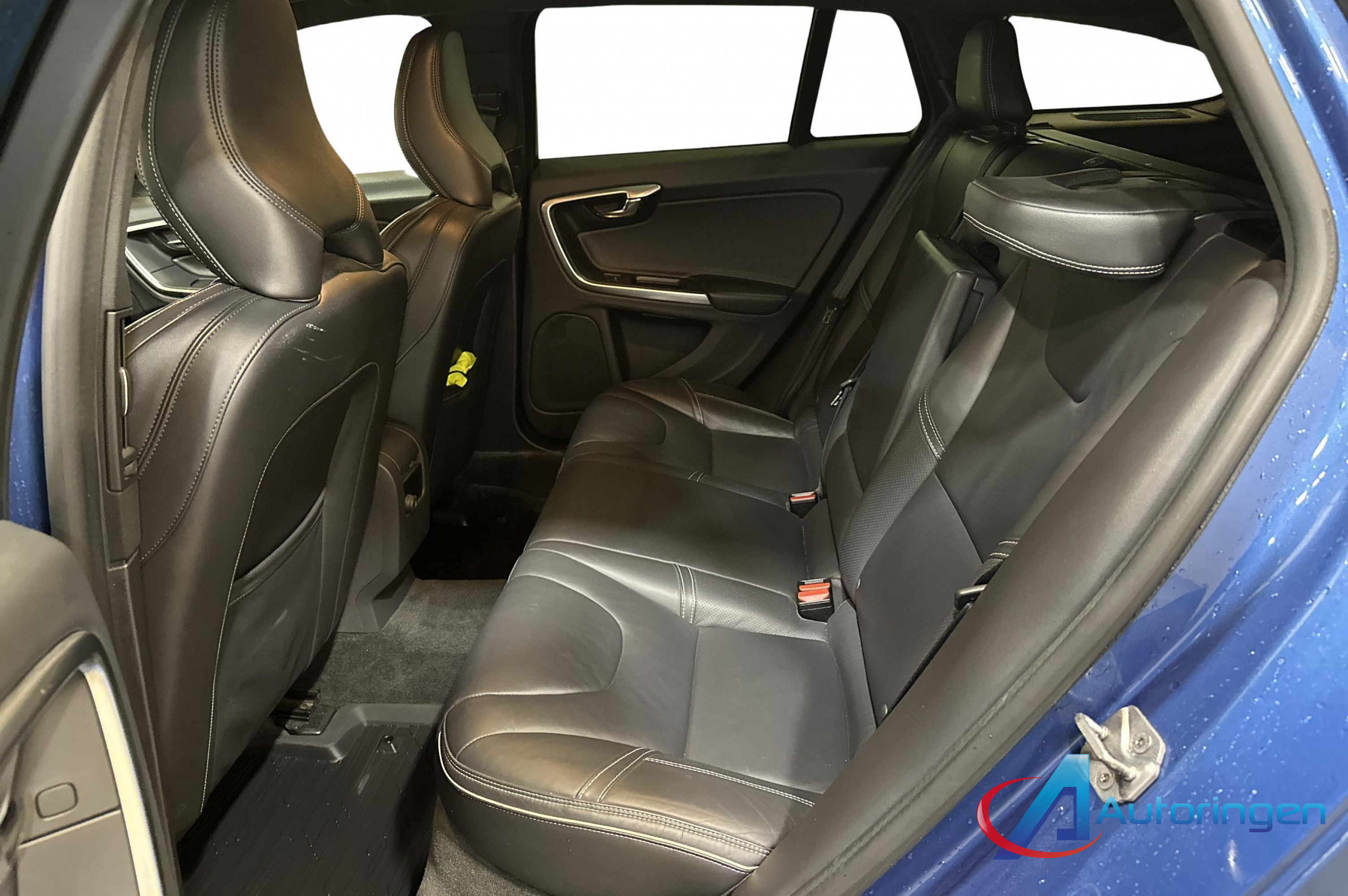 Volvo V60 2018, дизель — фото 10 из 15