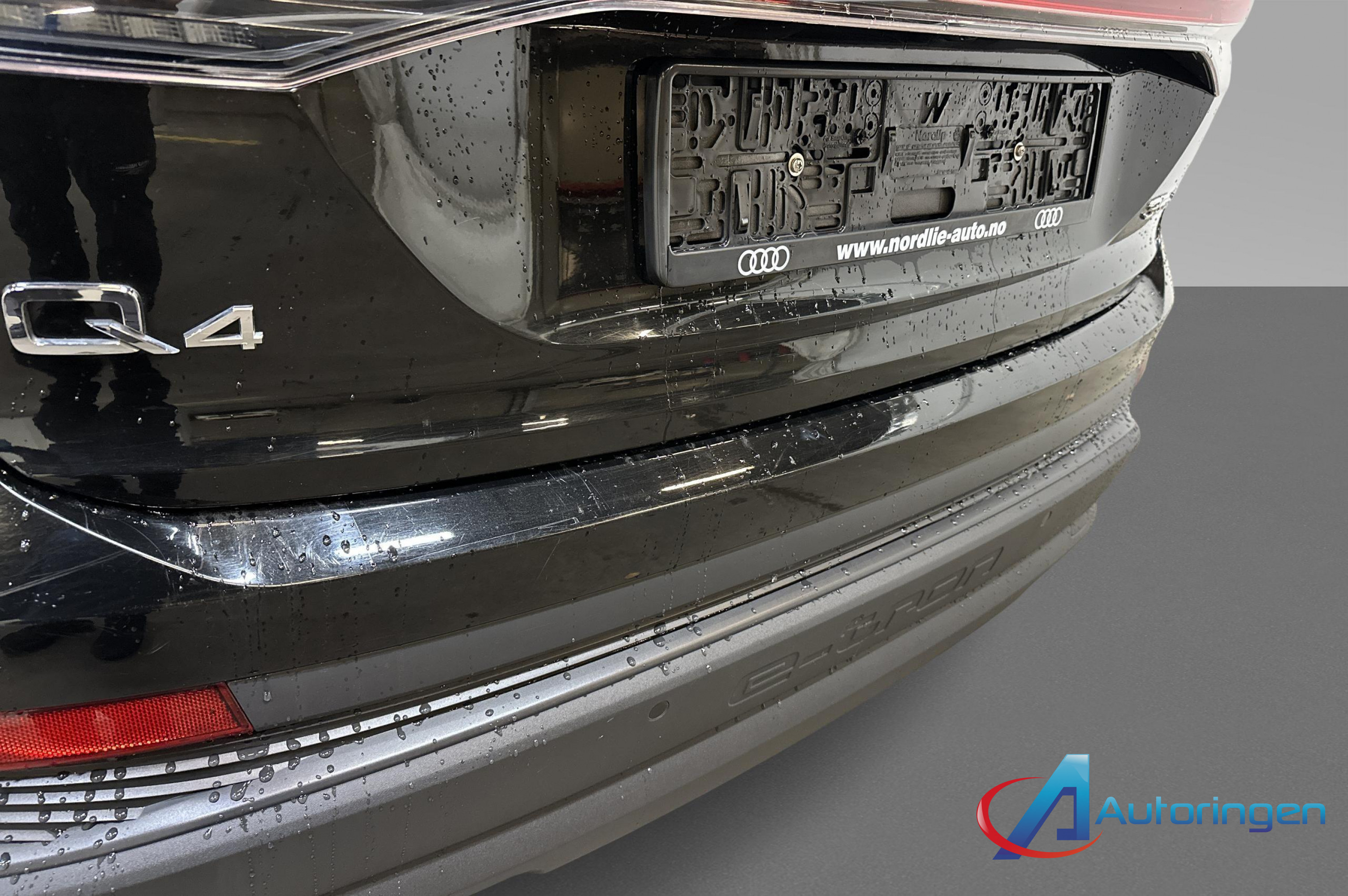 Audi Q4 2023, электро — фото 12 из 16