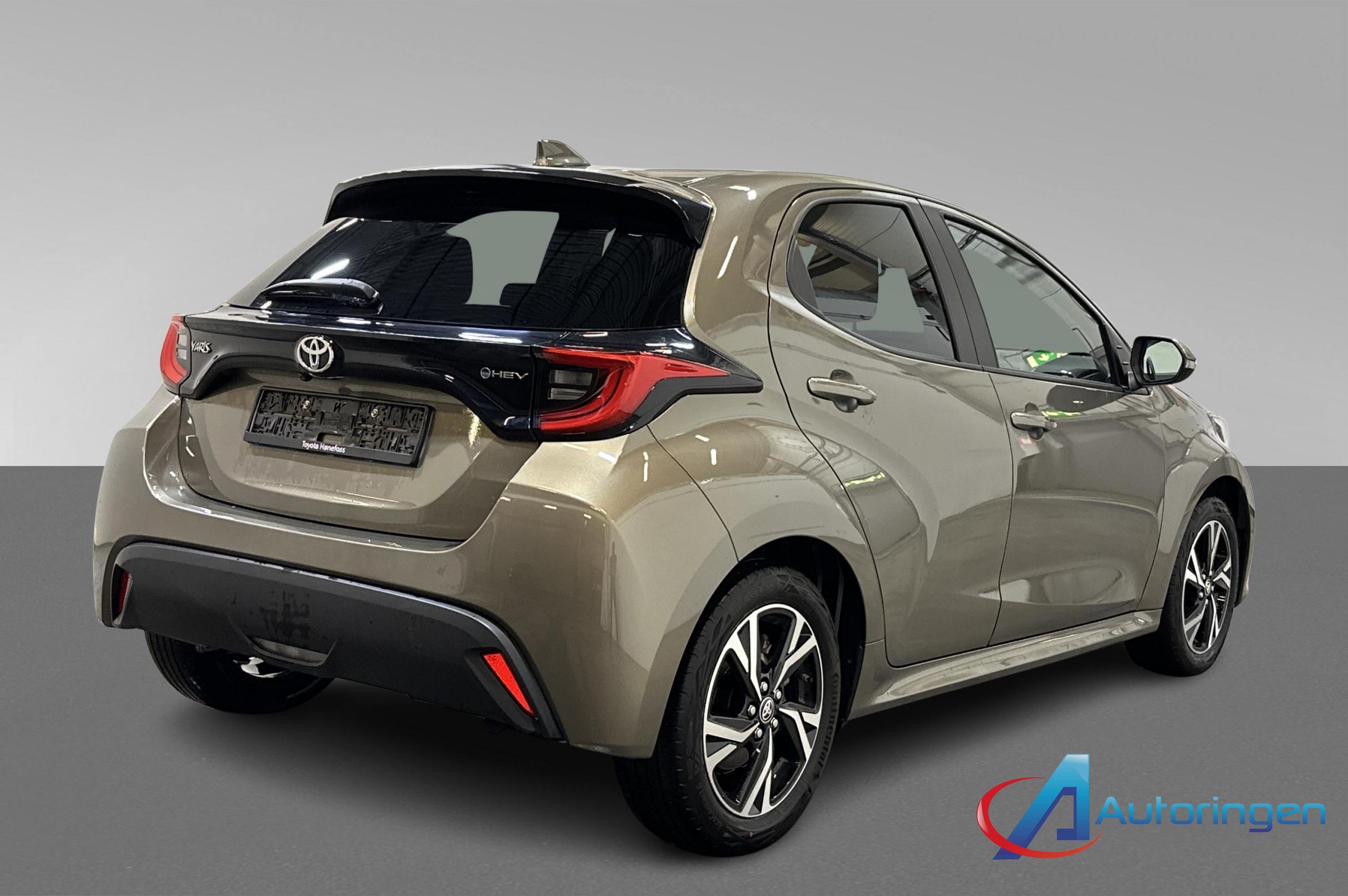 Toyota YARIS 2024, бензин — фото 6 из 14