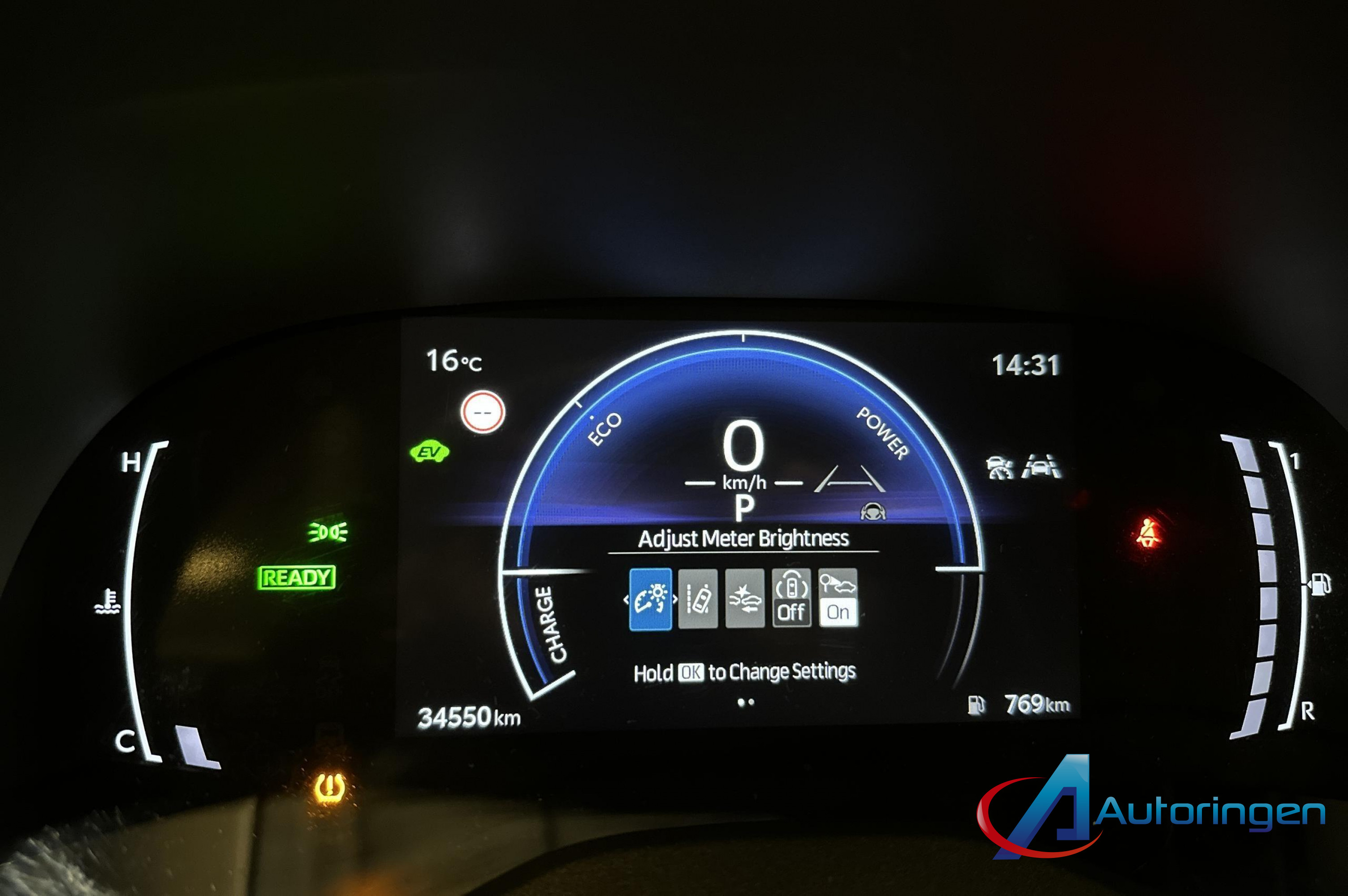 Toyota YARIS 2024, бензин — фото 7 из 14