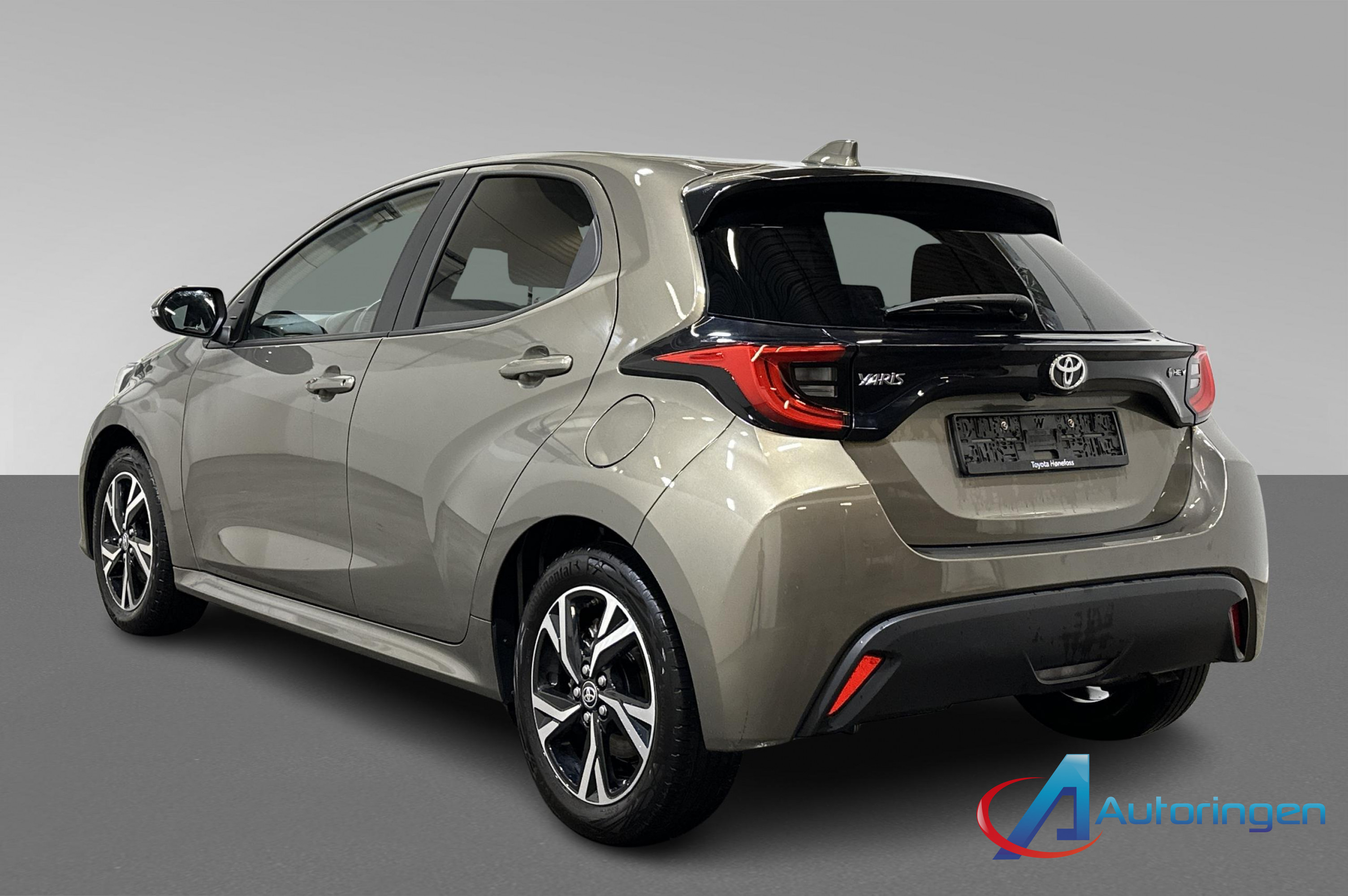 Toyota YARIS 2024, бензин — фото 4 из 14