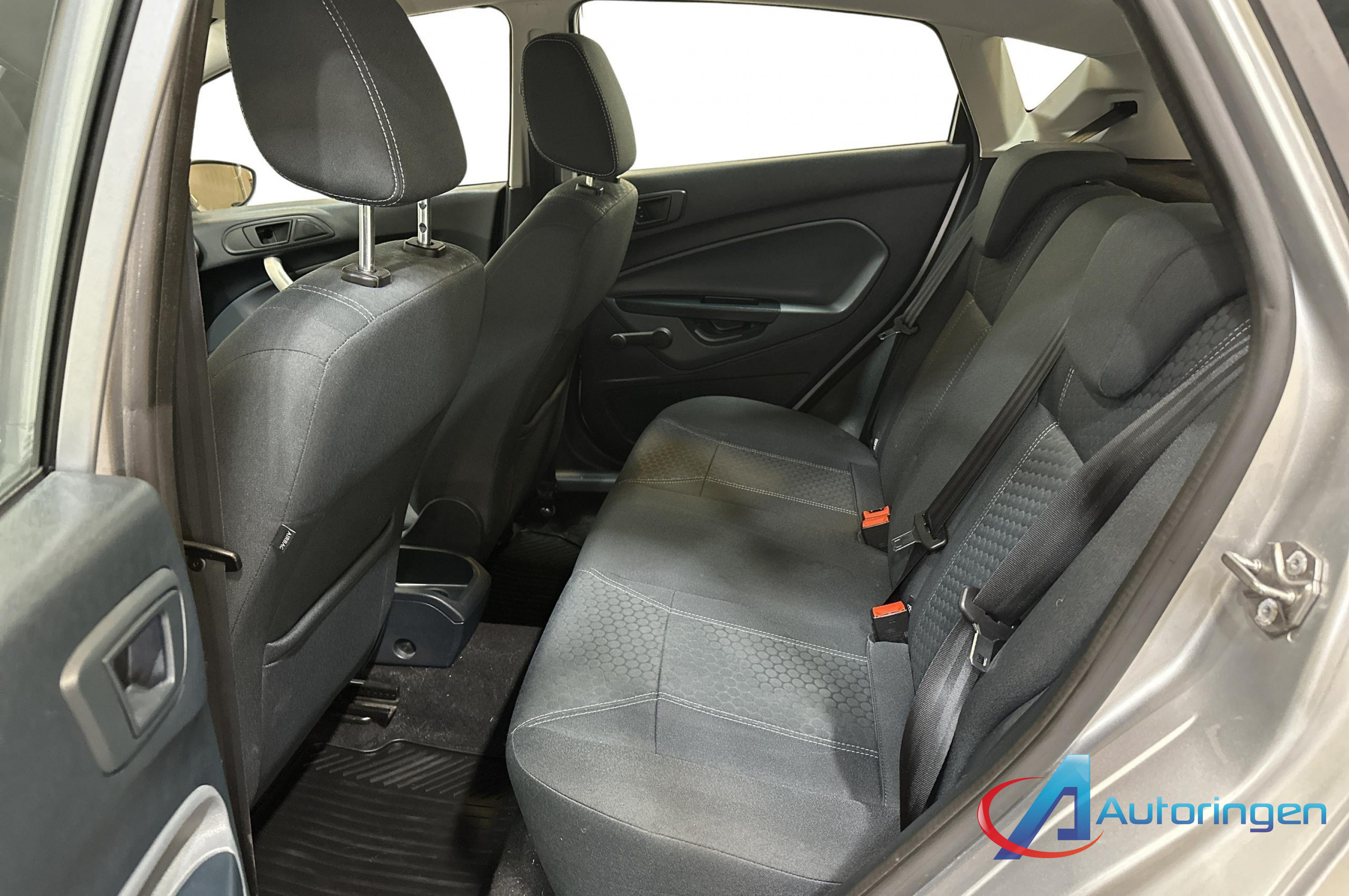 Ford FIESTA 2011, дизель — фото 10 из 16