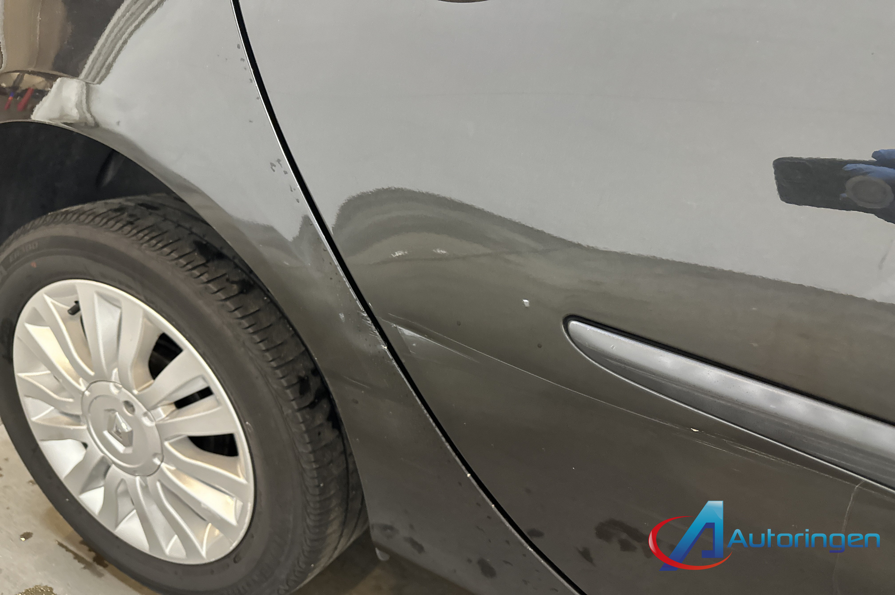 Renault CLIO 2007, бензин — фото 15 из 18