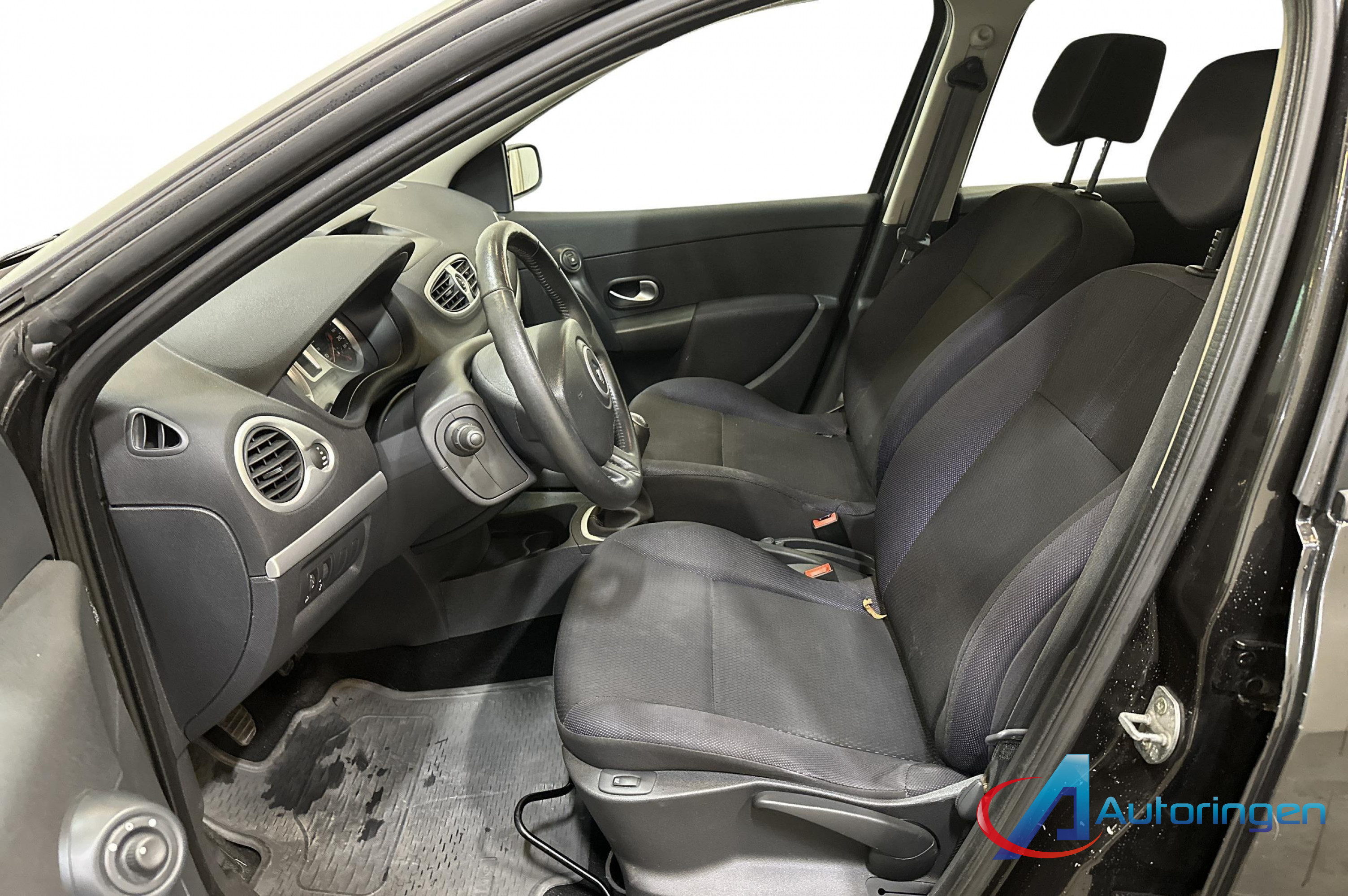 Renault CLIO 2007, бензин — фото 9 из 18
