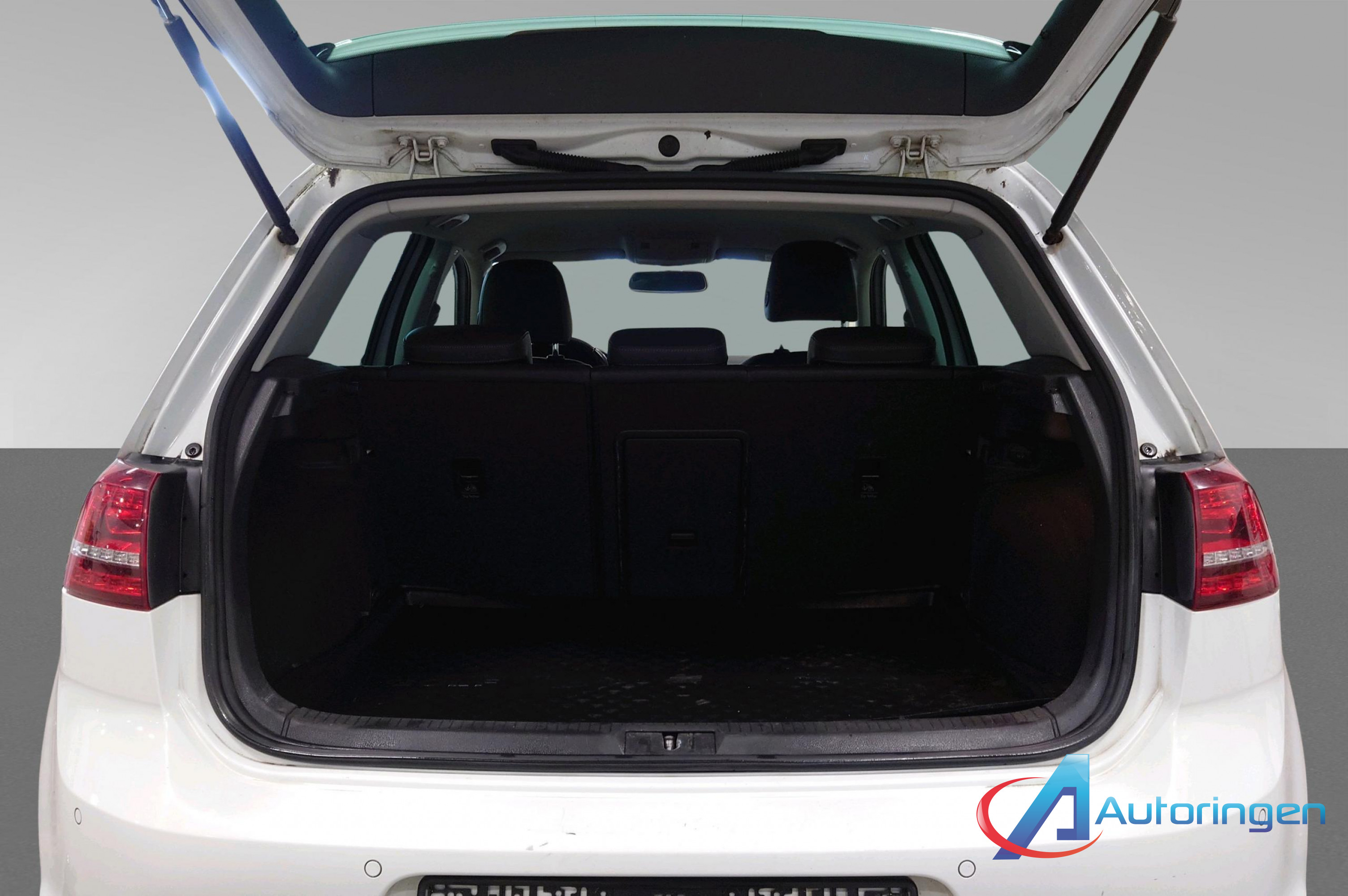 Volkswagen GOLF 2015, электро — фото 12 из 23