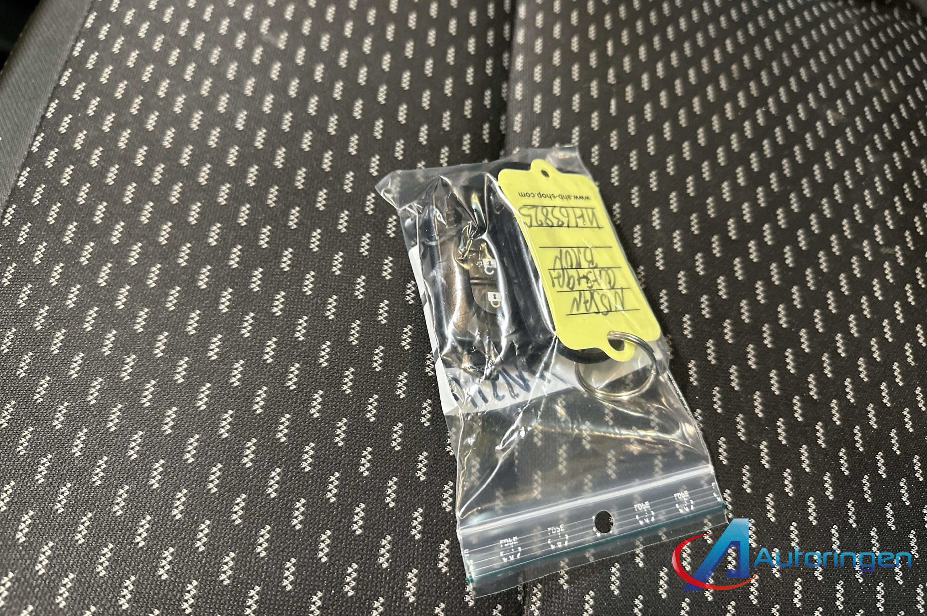 Nissan QASHQAI 2009, diesel — photo 17 of 19