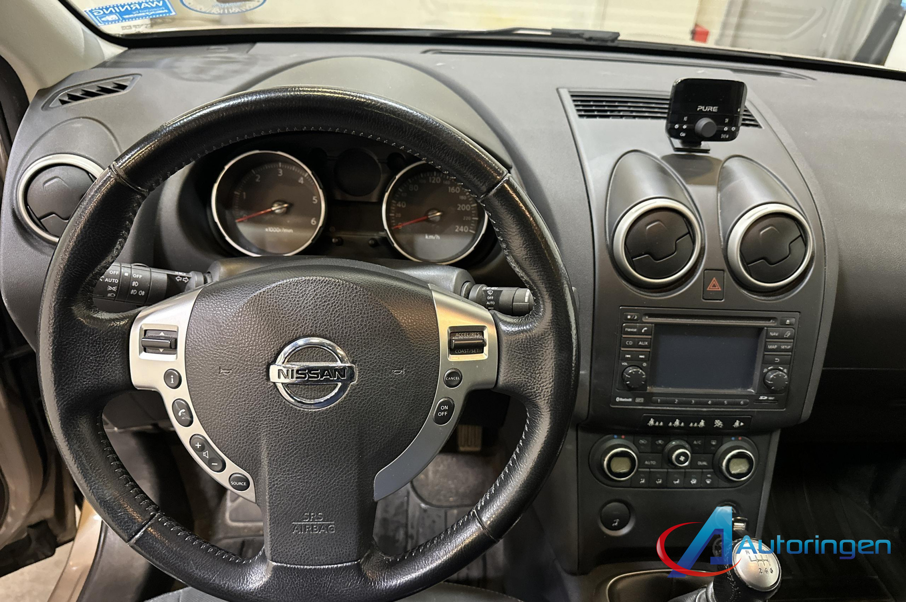 Nissan QASHQAI 2009, diesel — photo 8 of 19