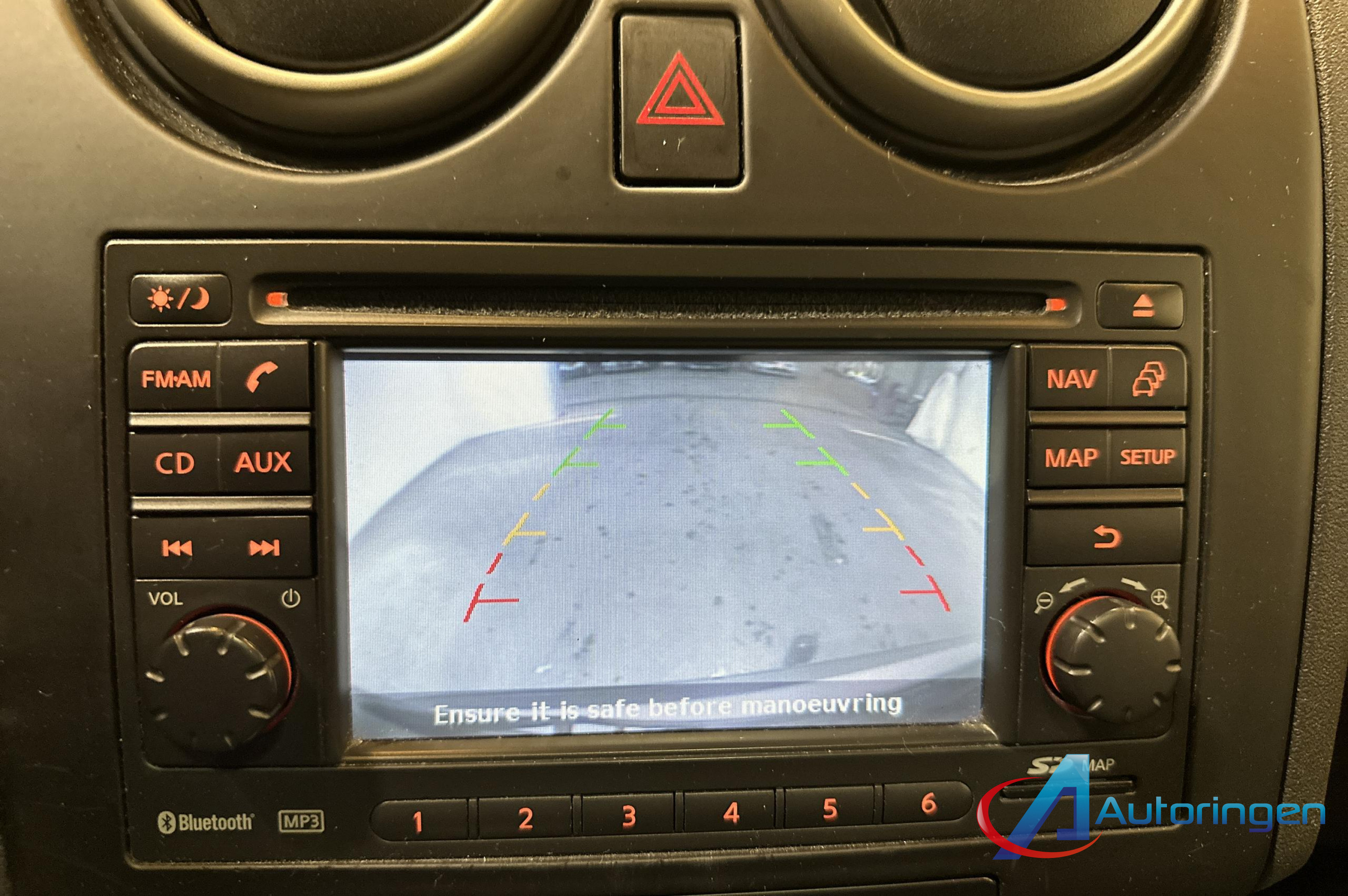 Nissan QASHQAI 2009, diesel — photo 18 of 19