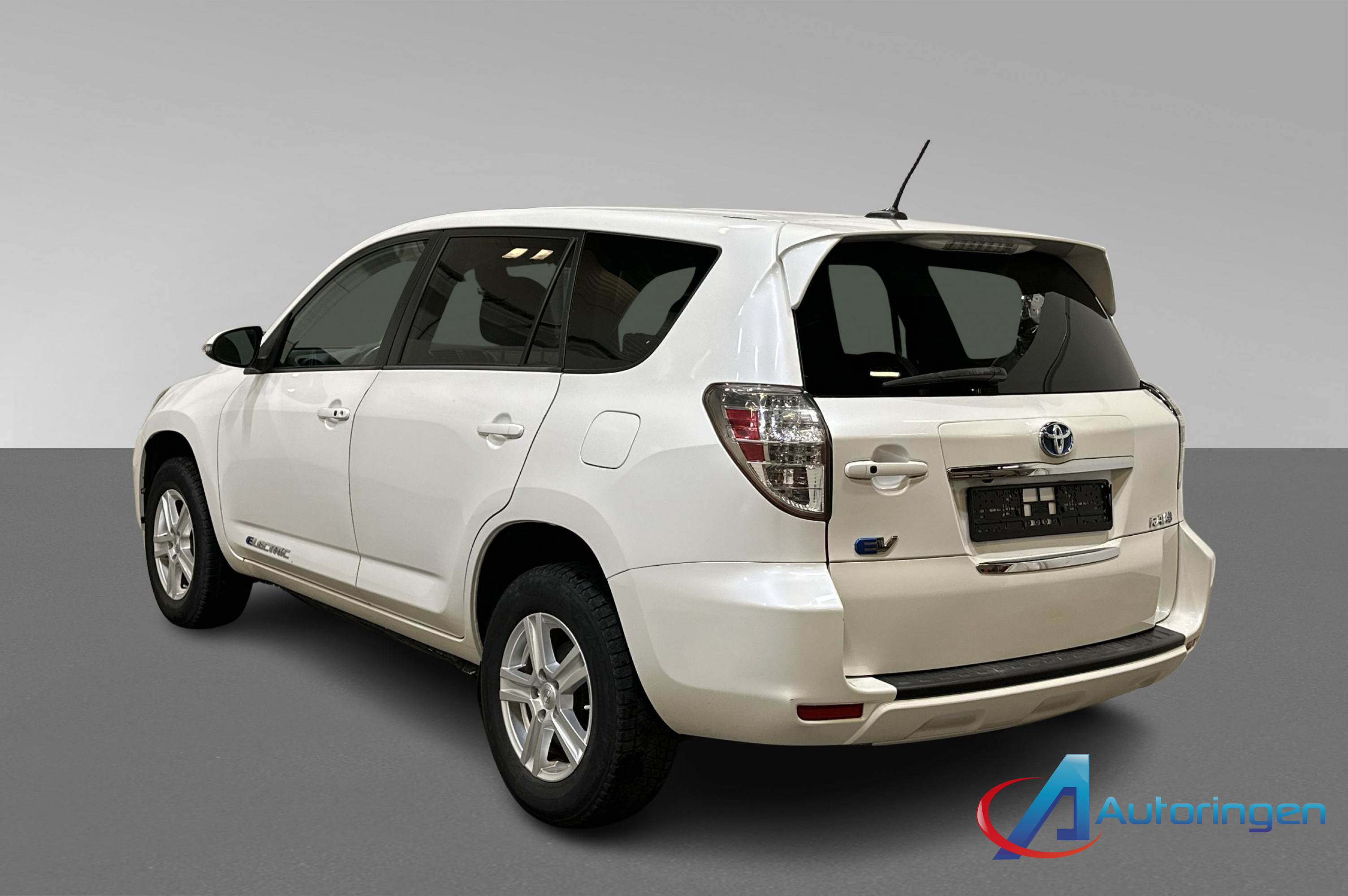 Toyota RAV4 EV 2014, электро — фото 4 из 20