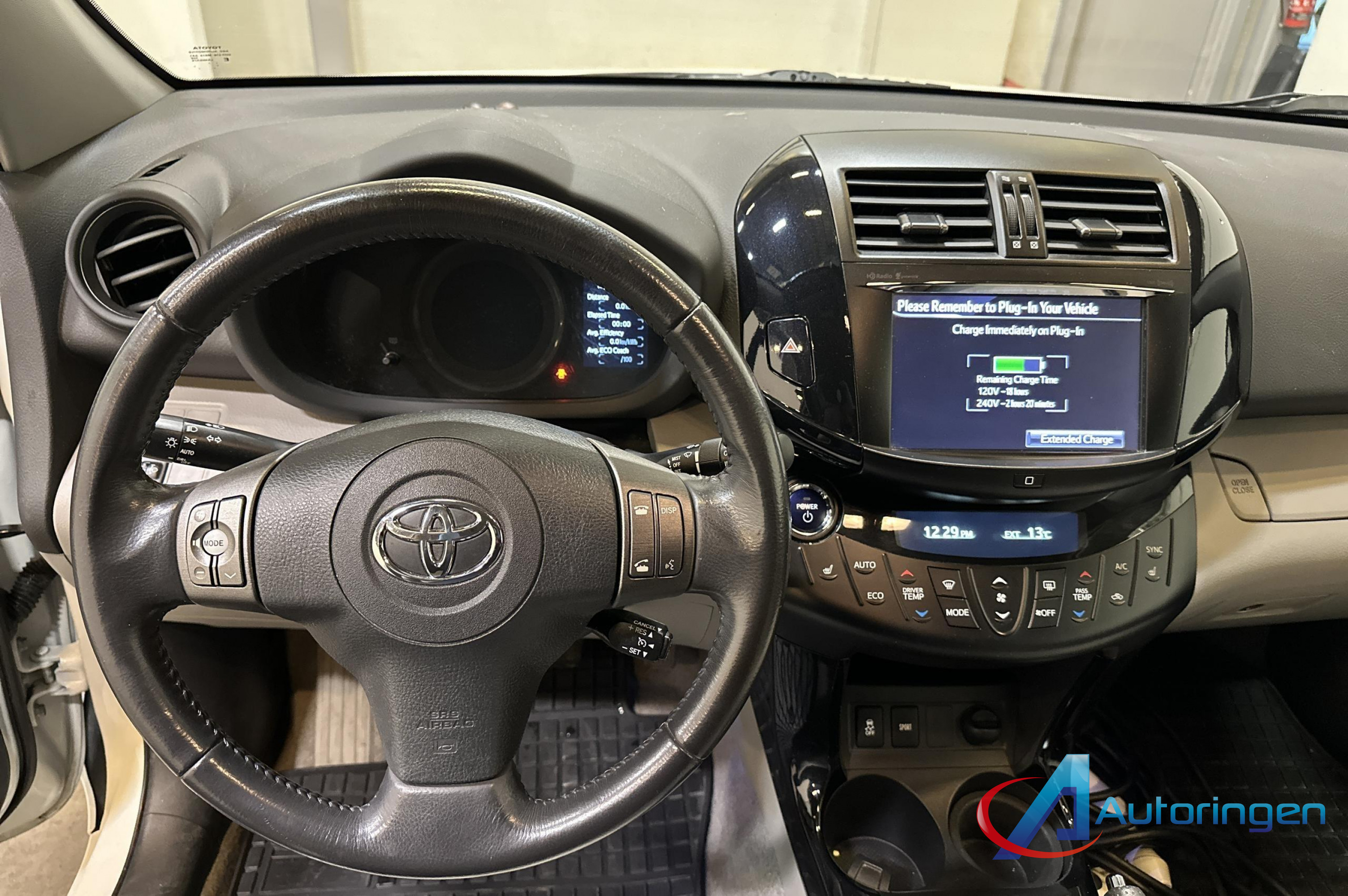 Toyota RAV4 EV 2014, электро — фото 8 из 20
