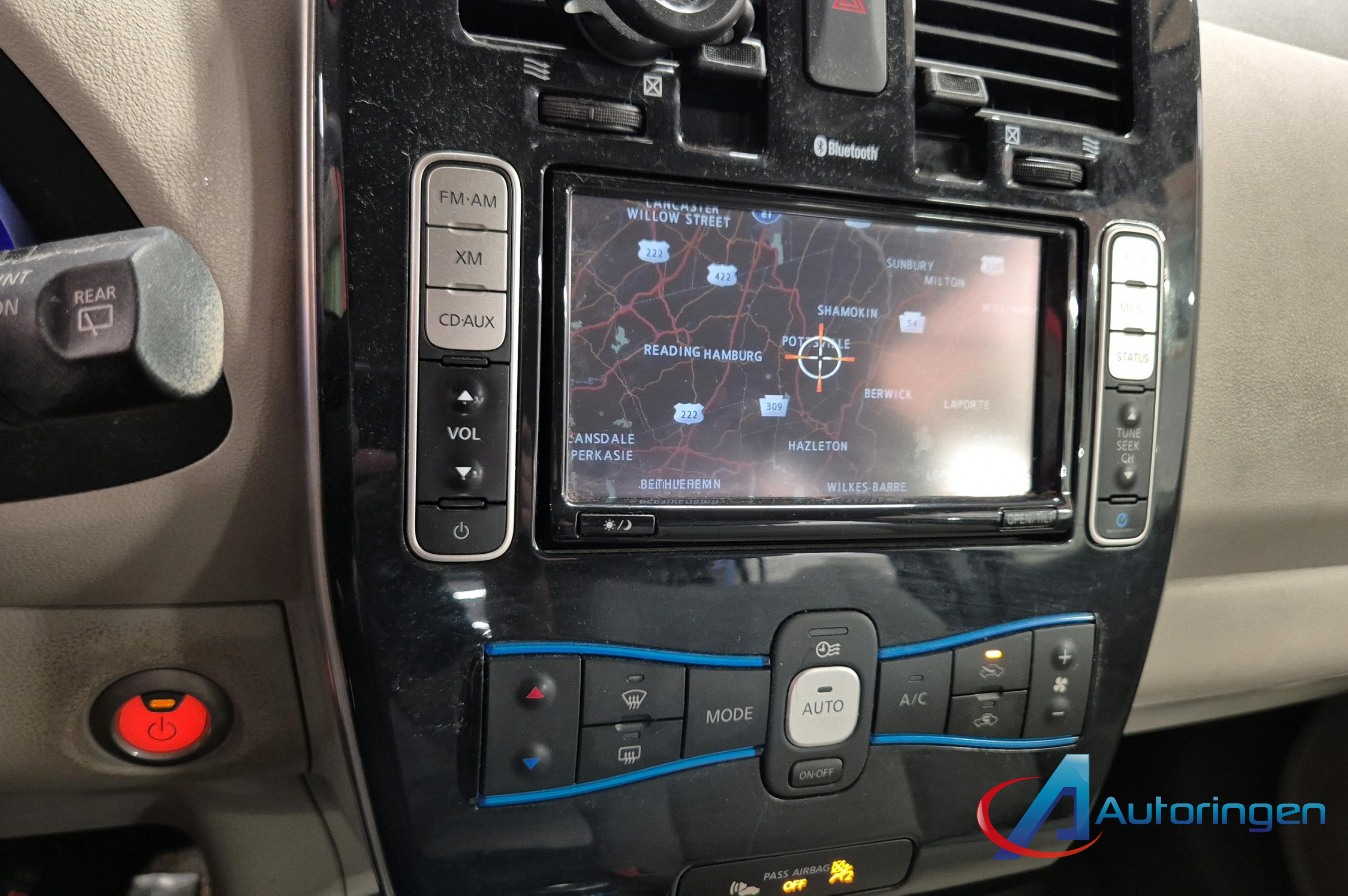 Nissan LEAF 2012, электро — фото 19 из 19