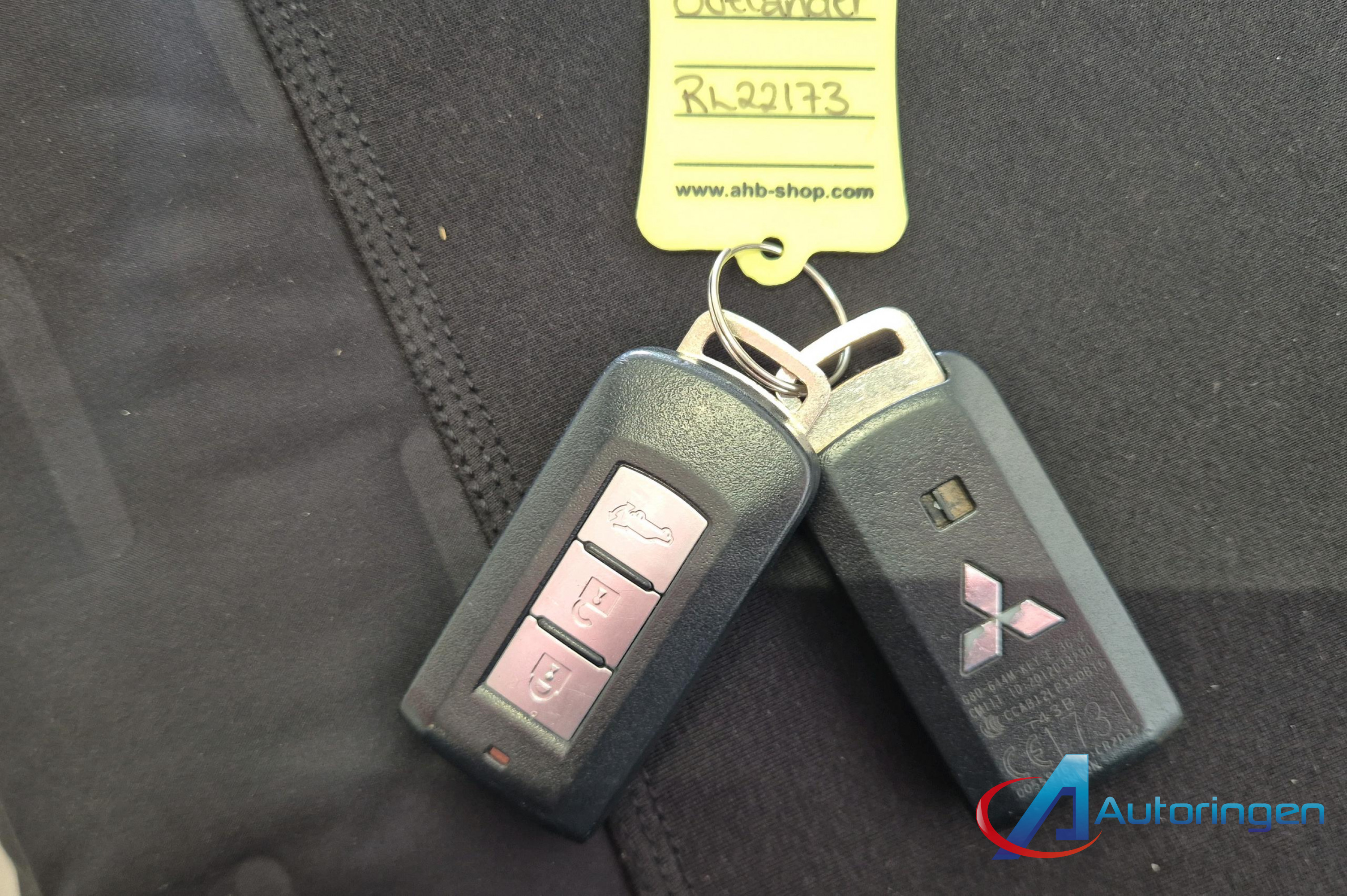 Mitsubishi OUTLANDER 2014, petrol — photo 15 of 21