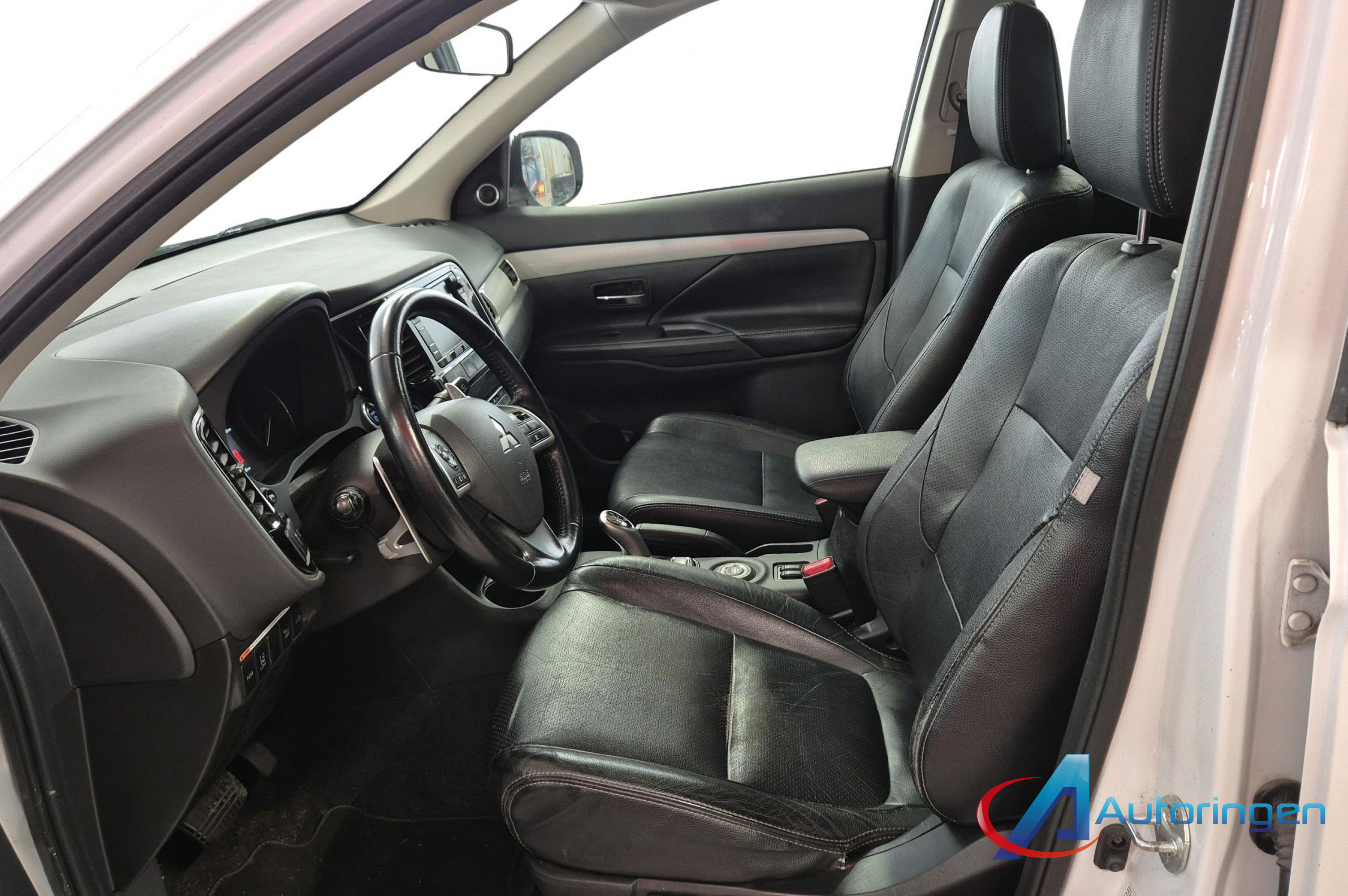 Mitsubishi OUTLANDER 2014, petrol — photo 9 of 21