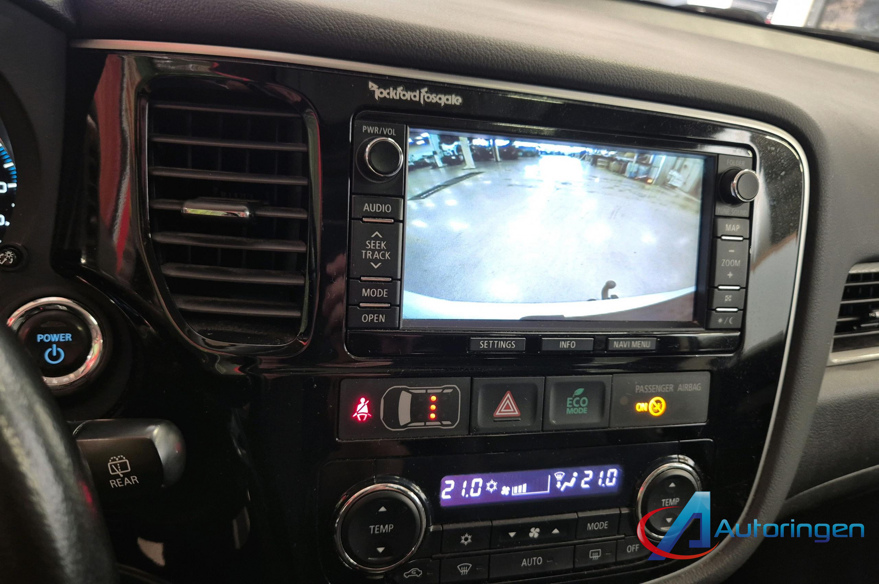 Mitsubishi OUTLANDER 2014, petrol — photo 19 of 21