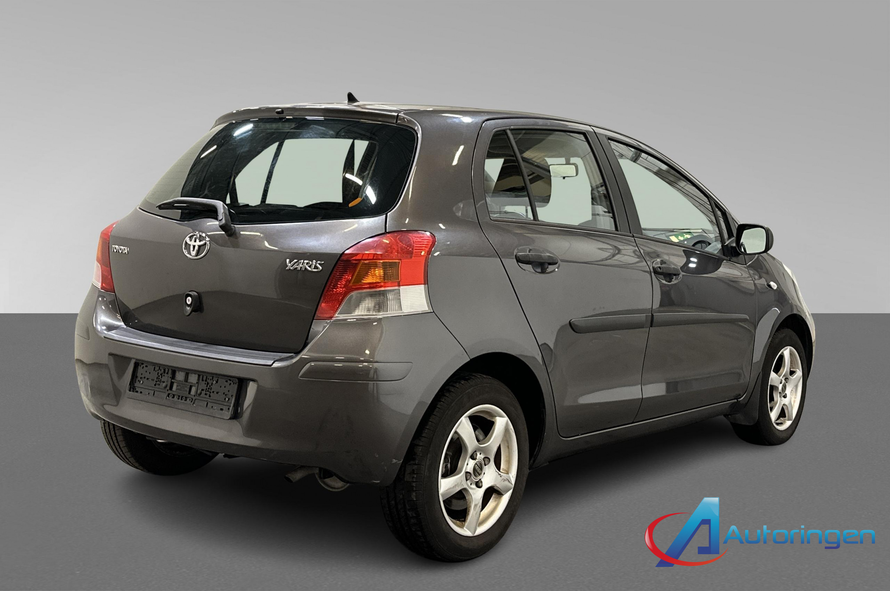 Toyota YARIS 2009, petrol — photo 6 of 18