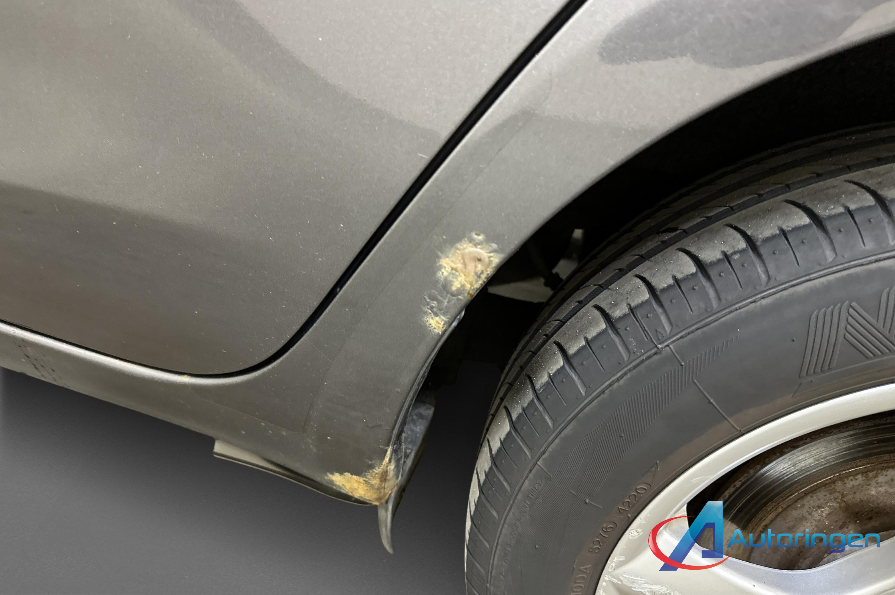 Toyota YARIS 2009, petrol — photo 12 of 18