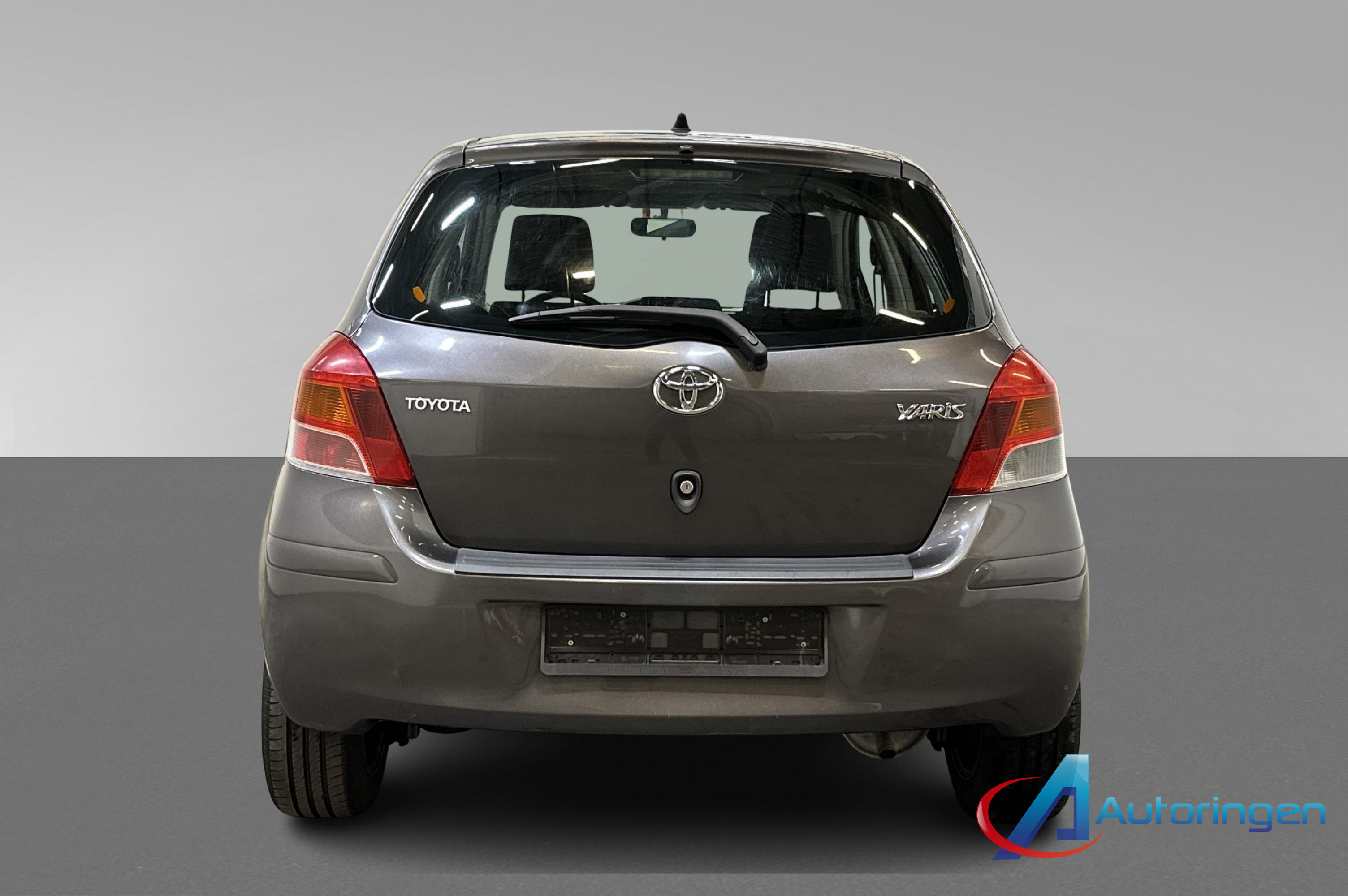Toyota YARIS 2009, petrol — photo 5 of 18