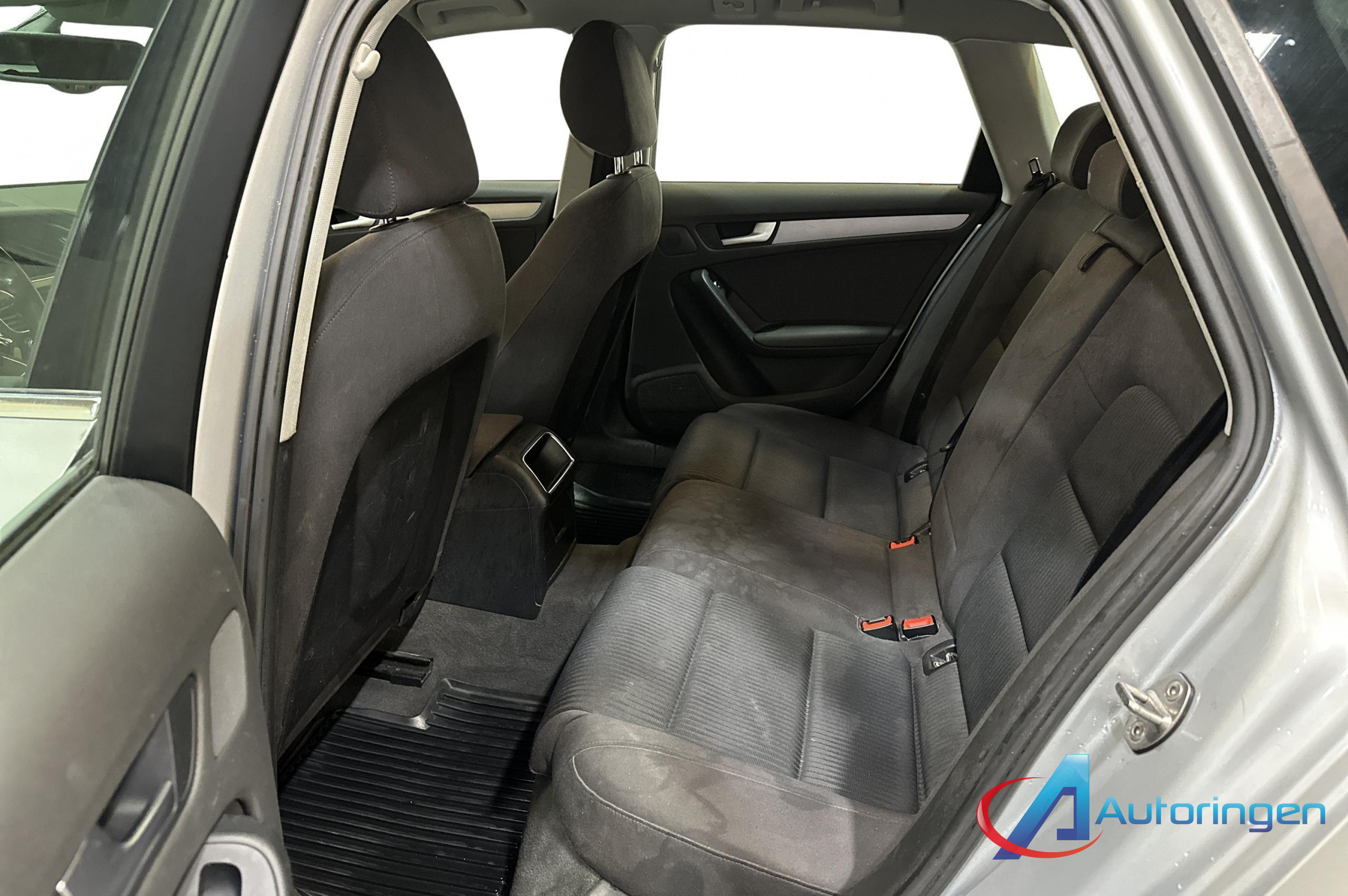 Audi A4 2014, бензин — фото 10 з 18