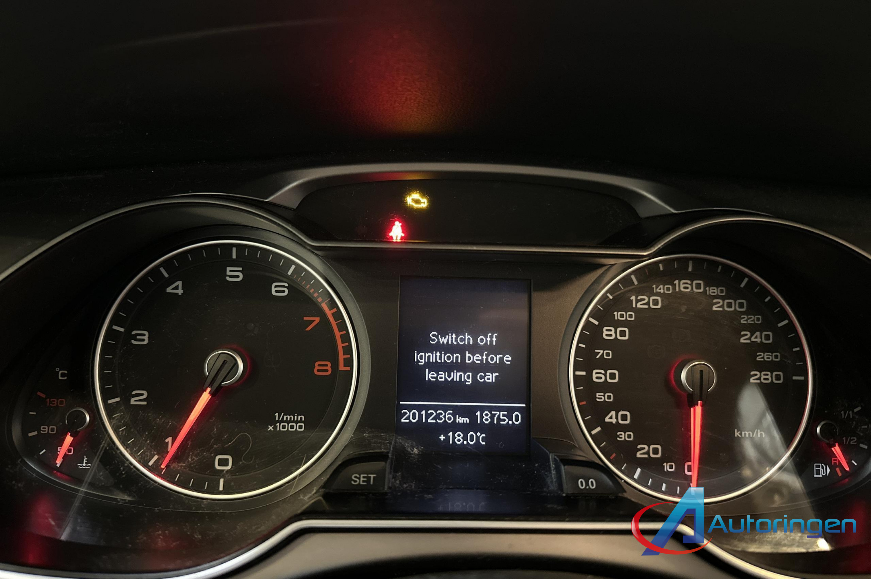 Audi A4 2014, бензин — фото 7 з 18