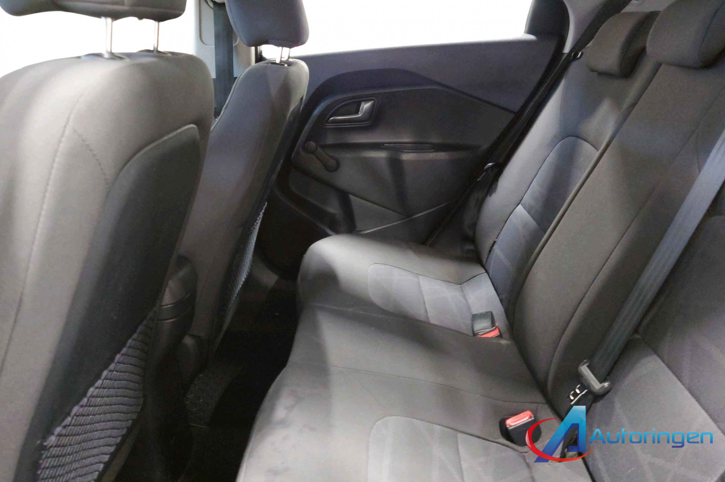 Kia Rio 2014, бензин — фото 10 из 23