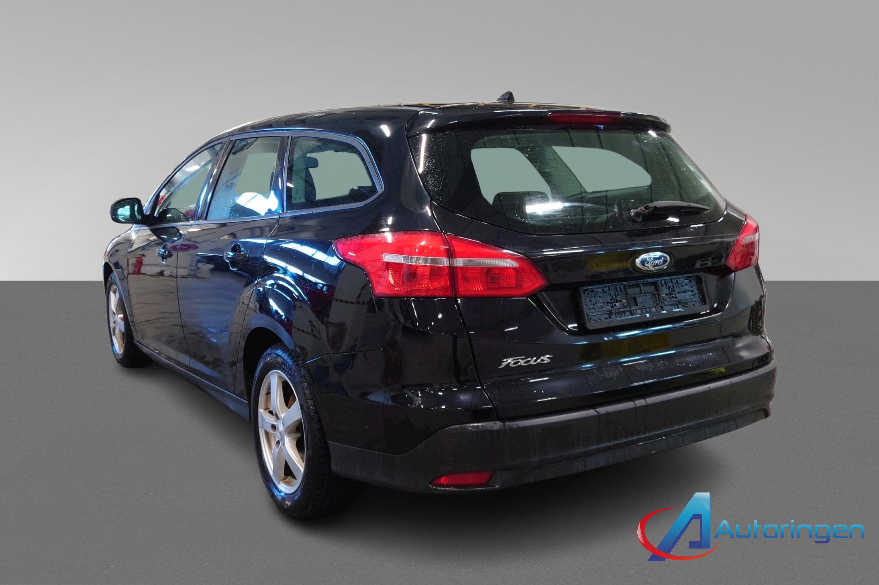 Ford Focus 2015, бензин — фото 4 из 14