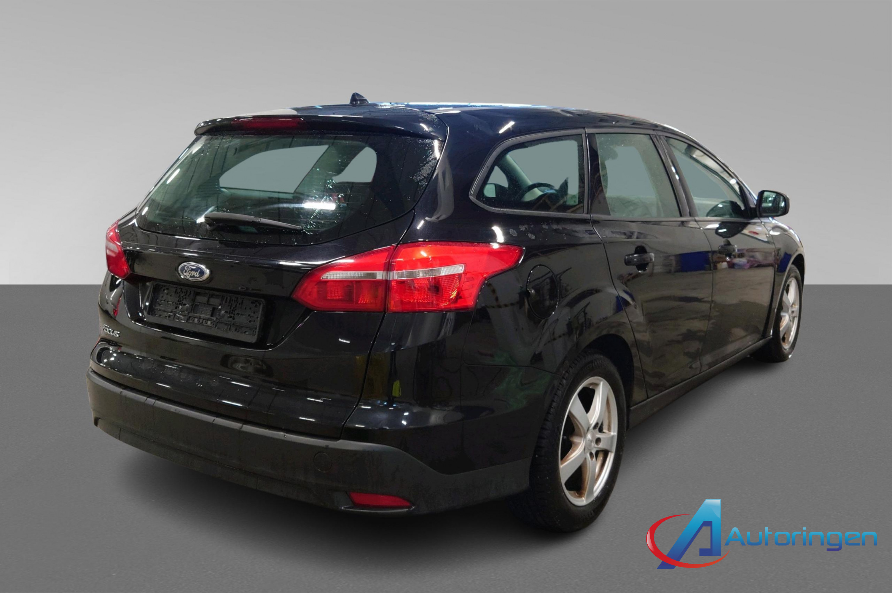 Ford Focus 2015, бензин — фото 6 из 14