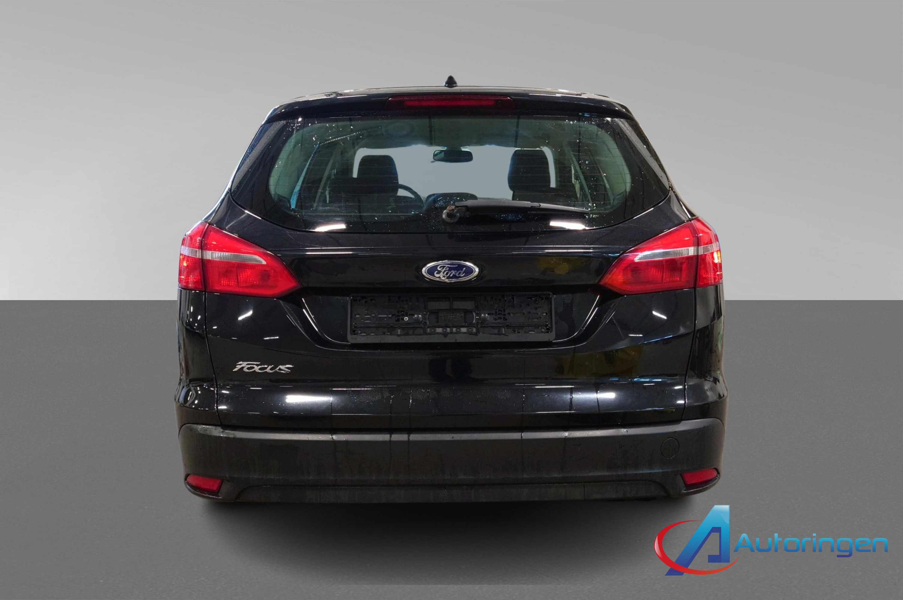 Ford Focus 2015, бензин — фото 5 из 14