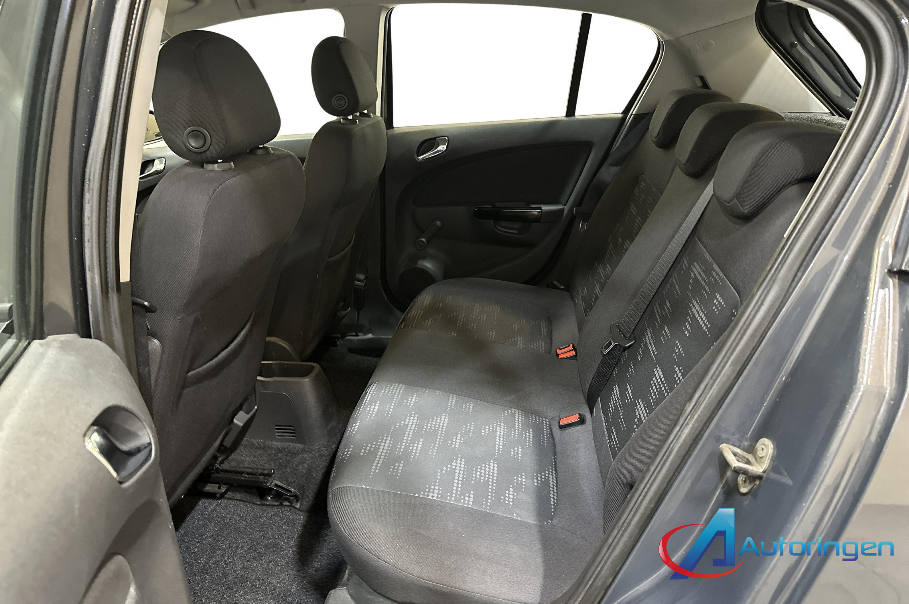 Opel CORSA 2013, бензин — фото 10 з 17