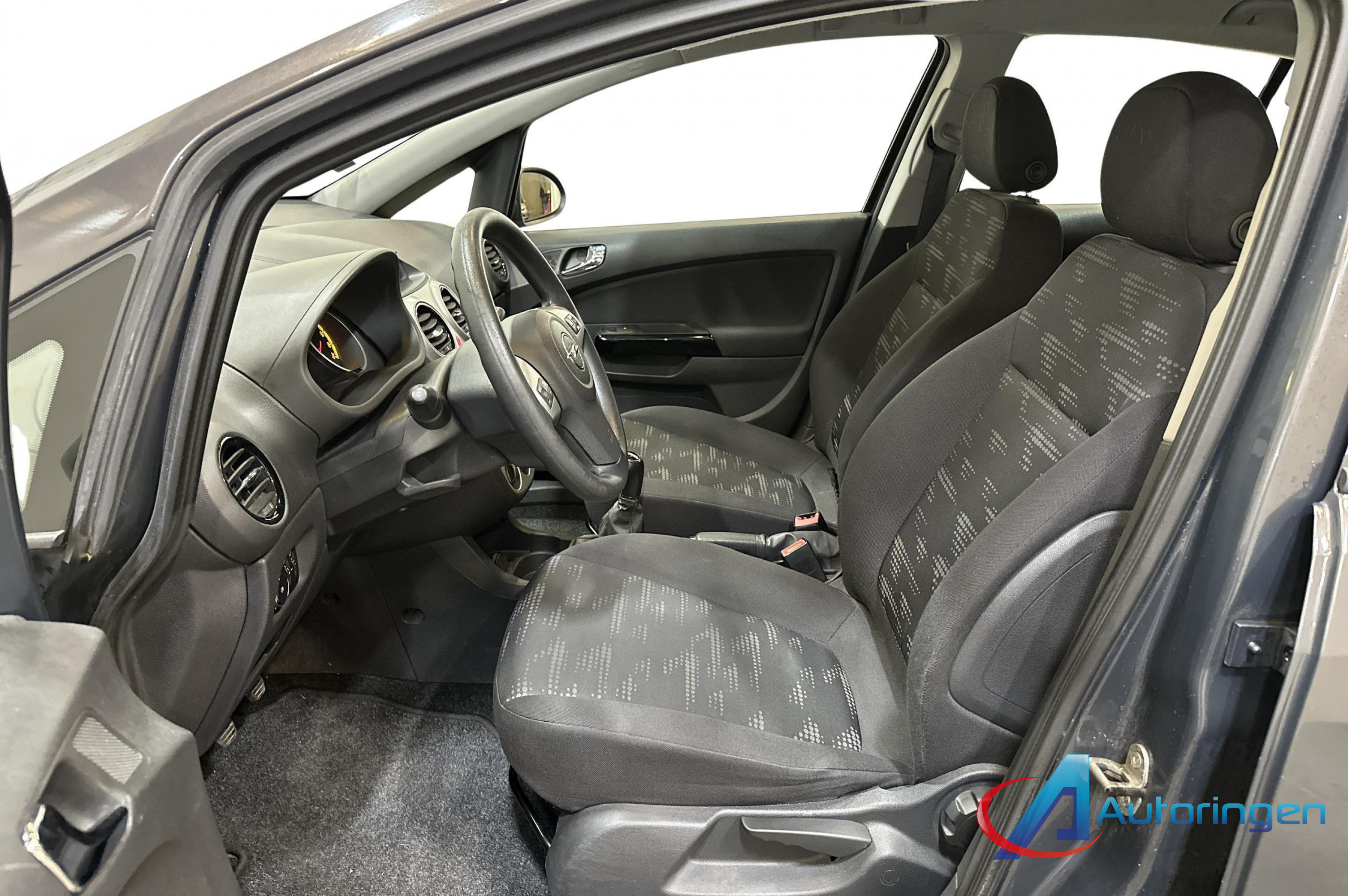 Opel CORSA 2013, бензин — фото 9 з 17
