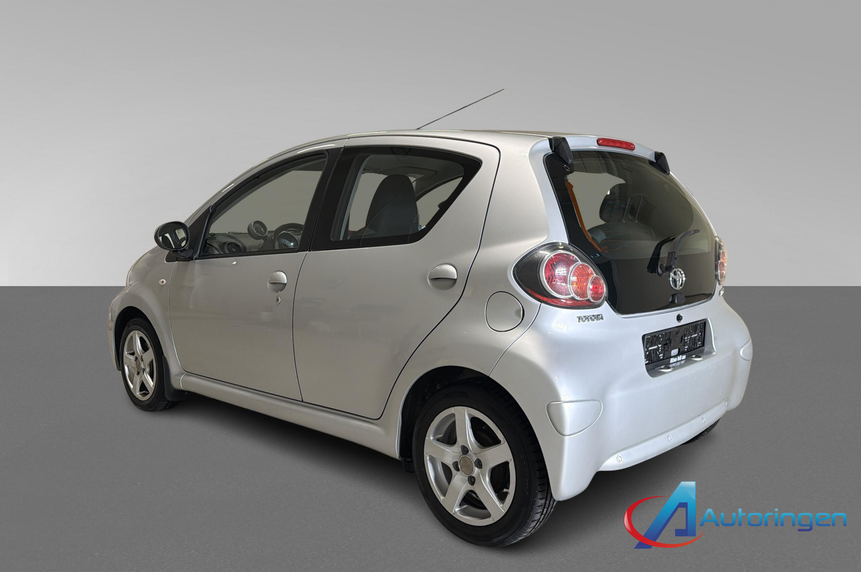 Toyota AYGO 2013, бензин — фото 4 из 14