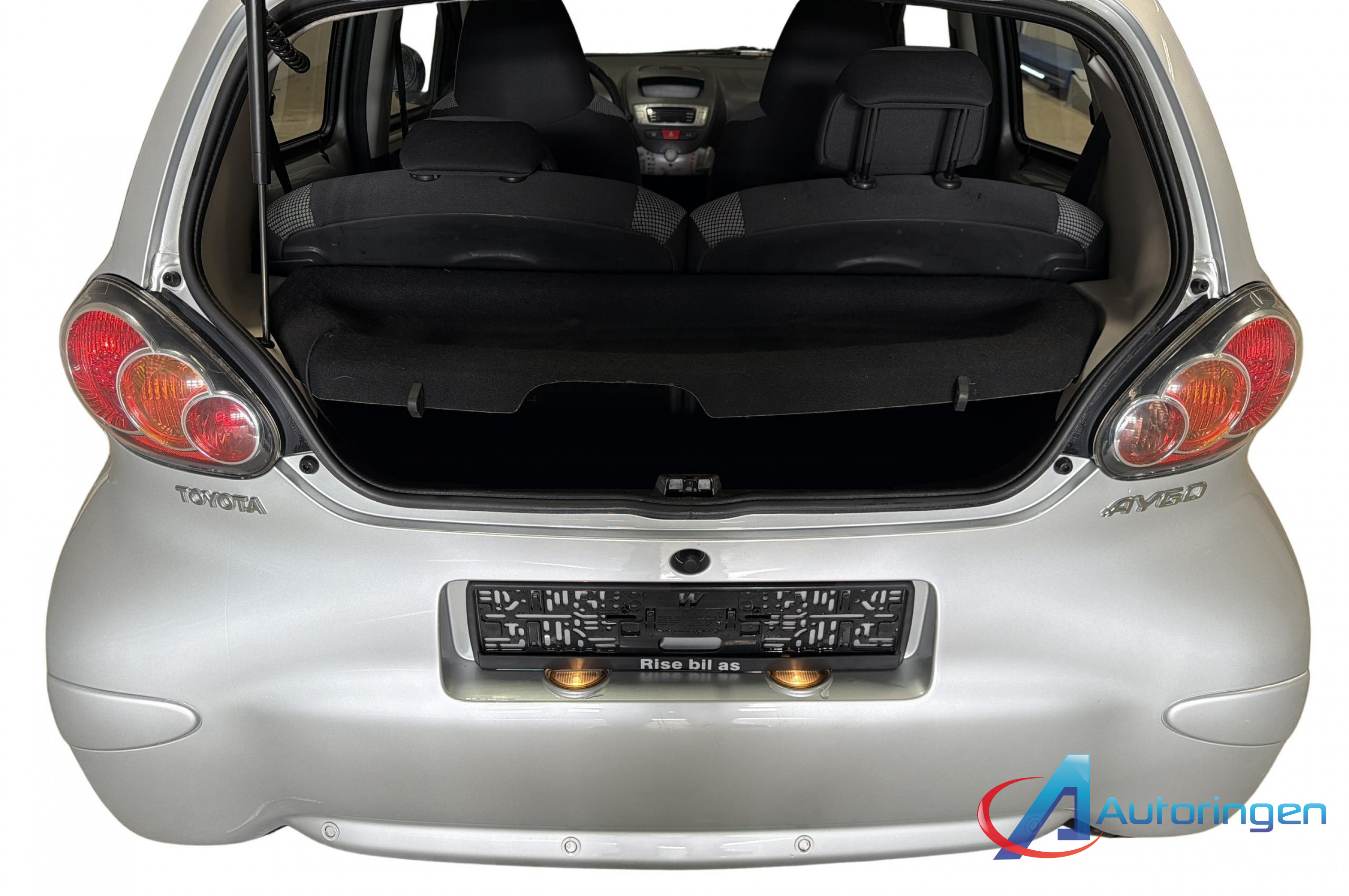 Toyota AYGO 2013, бензин — фото 11 из 14