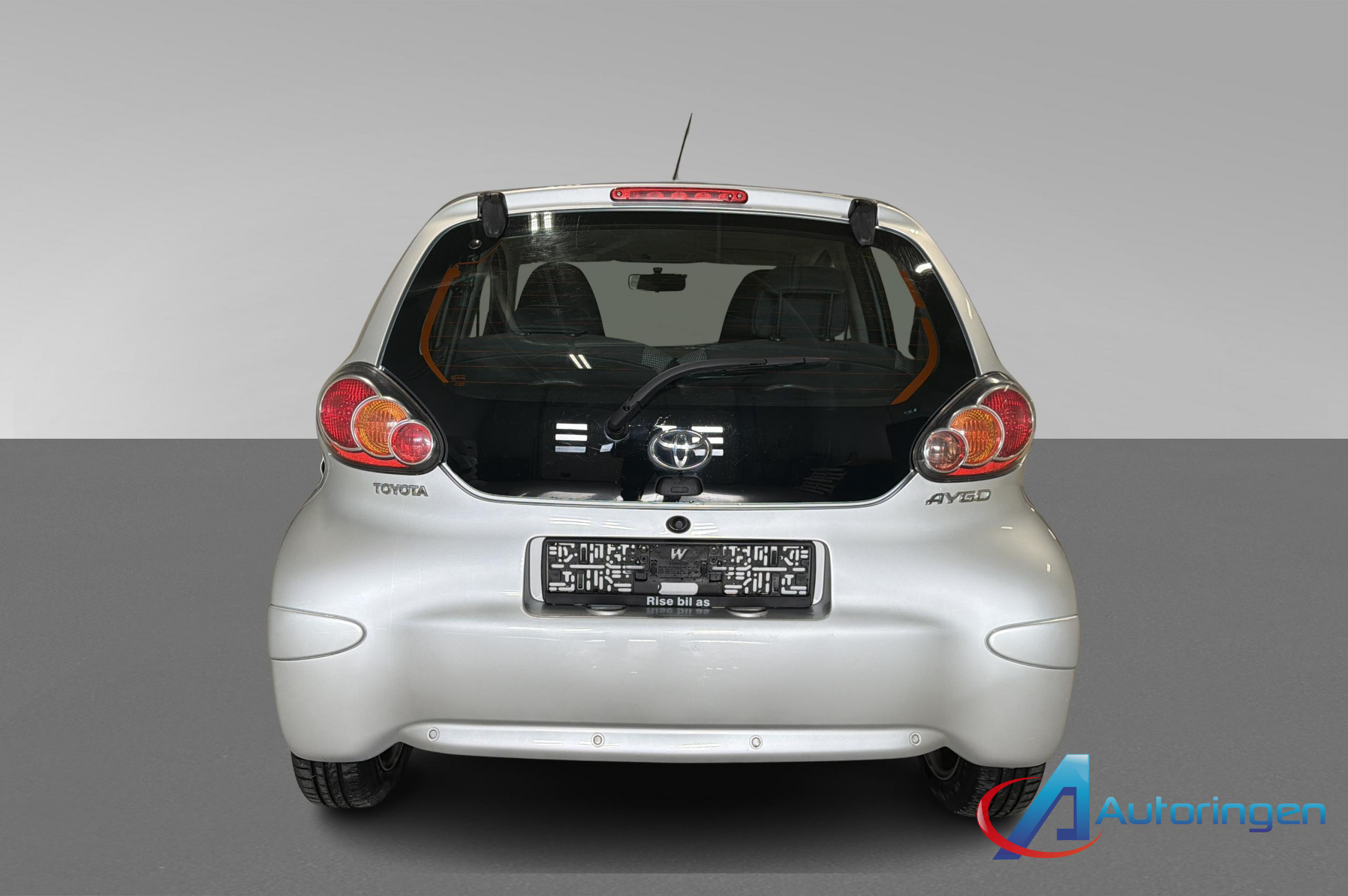Toyota AYGO 2013, бензин — фото 5 из 14