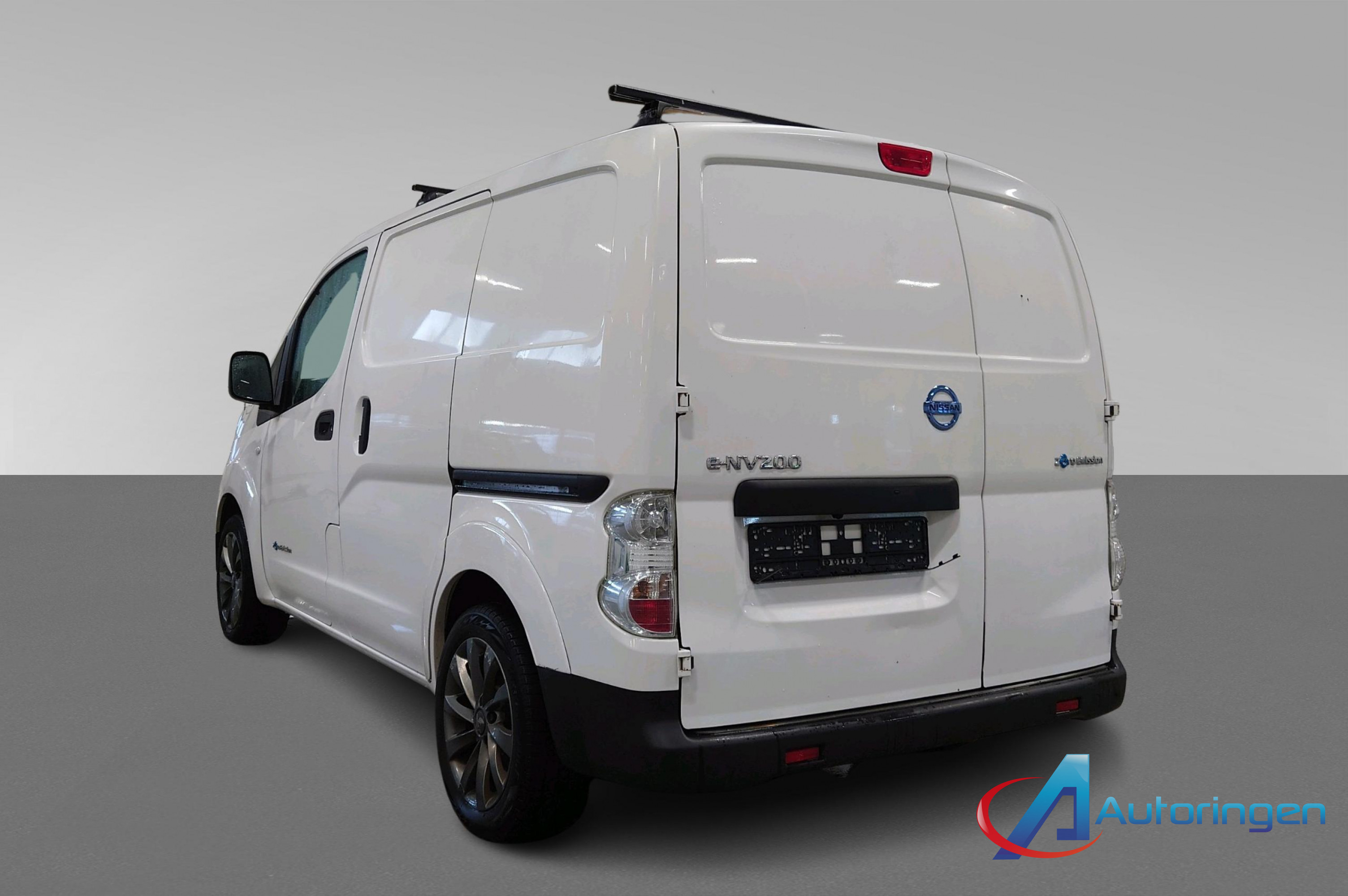 Nissan e-NV200 2018, электро — фото 4 из 20