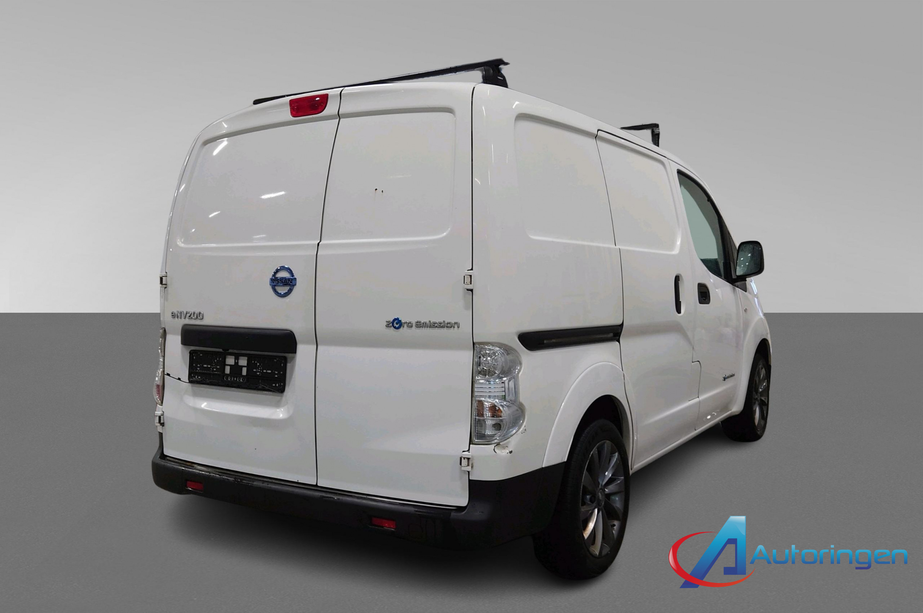 Nissan e-NV200 2018, электро — фото 6 из 20