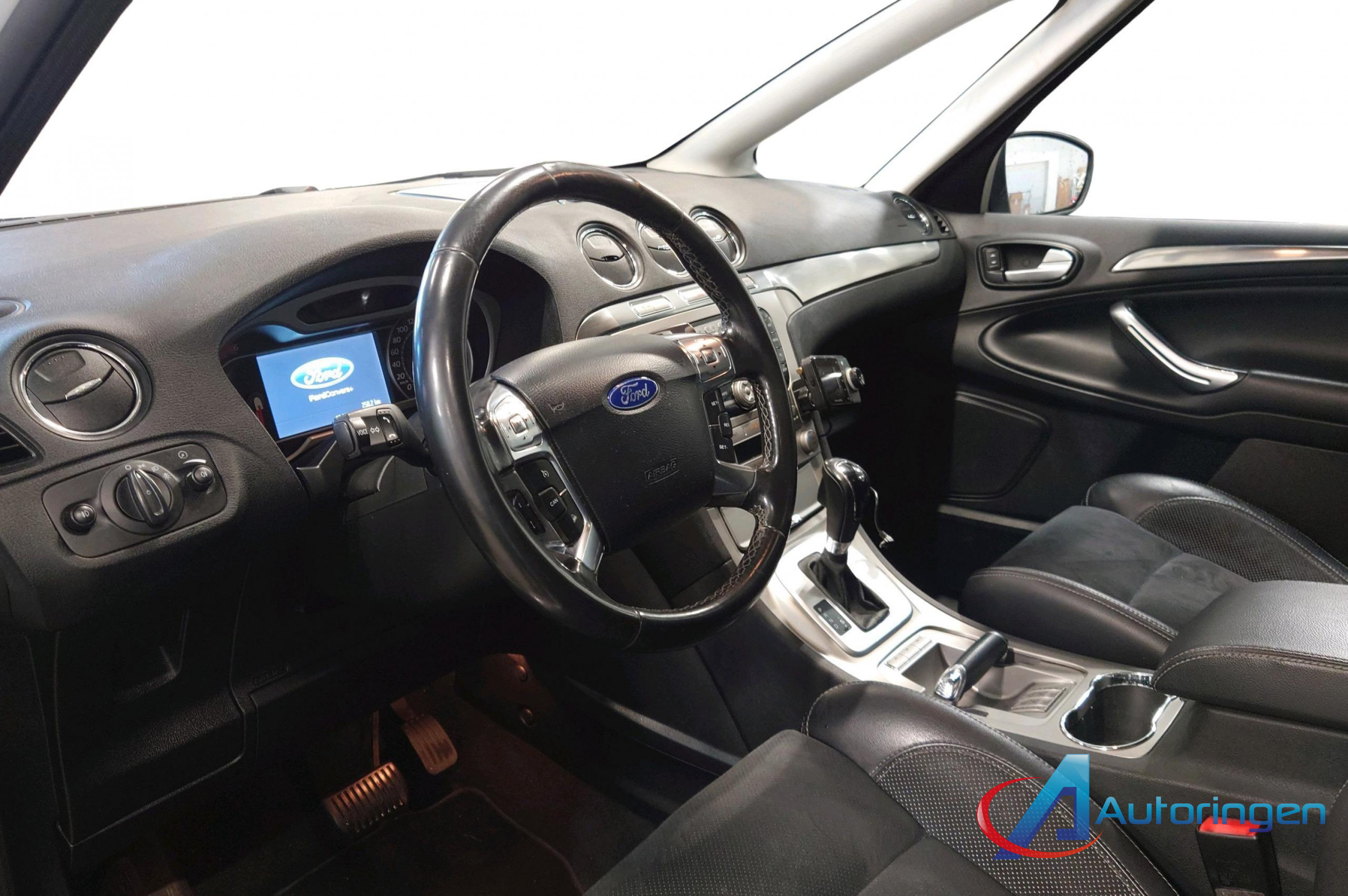 Ford S-MAX 2010, дизель — фото 11 из 14