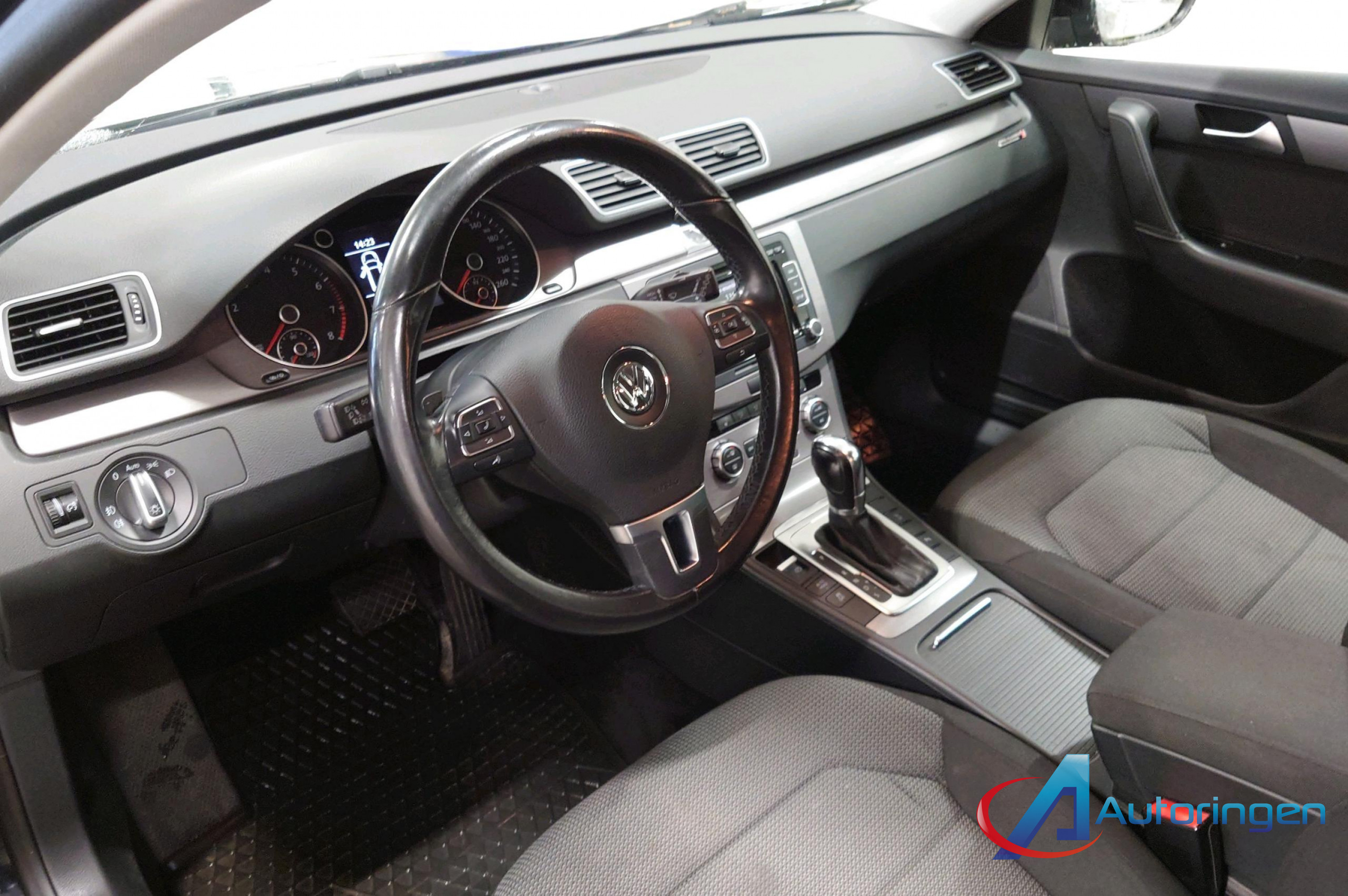 Volkswagen PASSAT 2013, бензин — фото 11 из 14