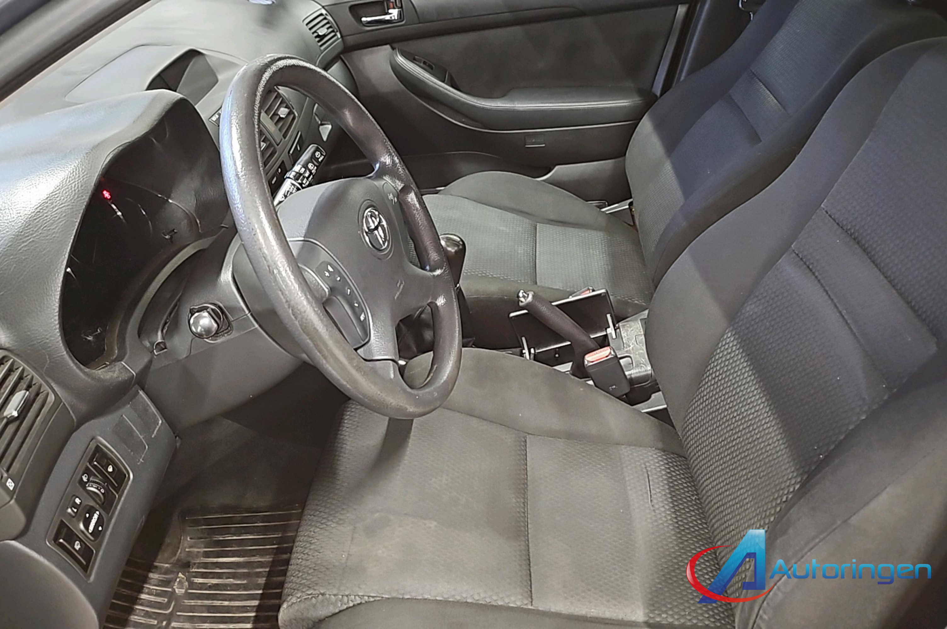 Toyota AVENSIS 2004, бензин — фото 9 из 29