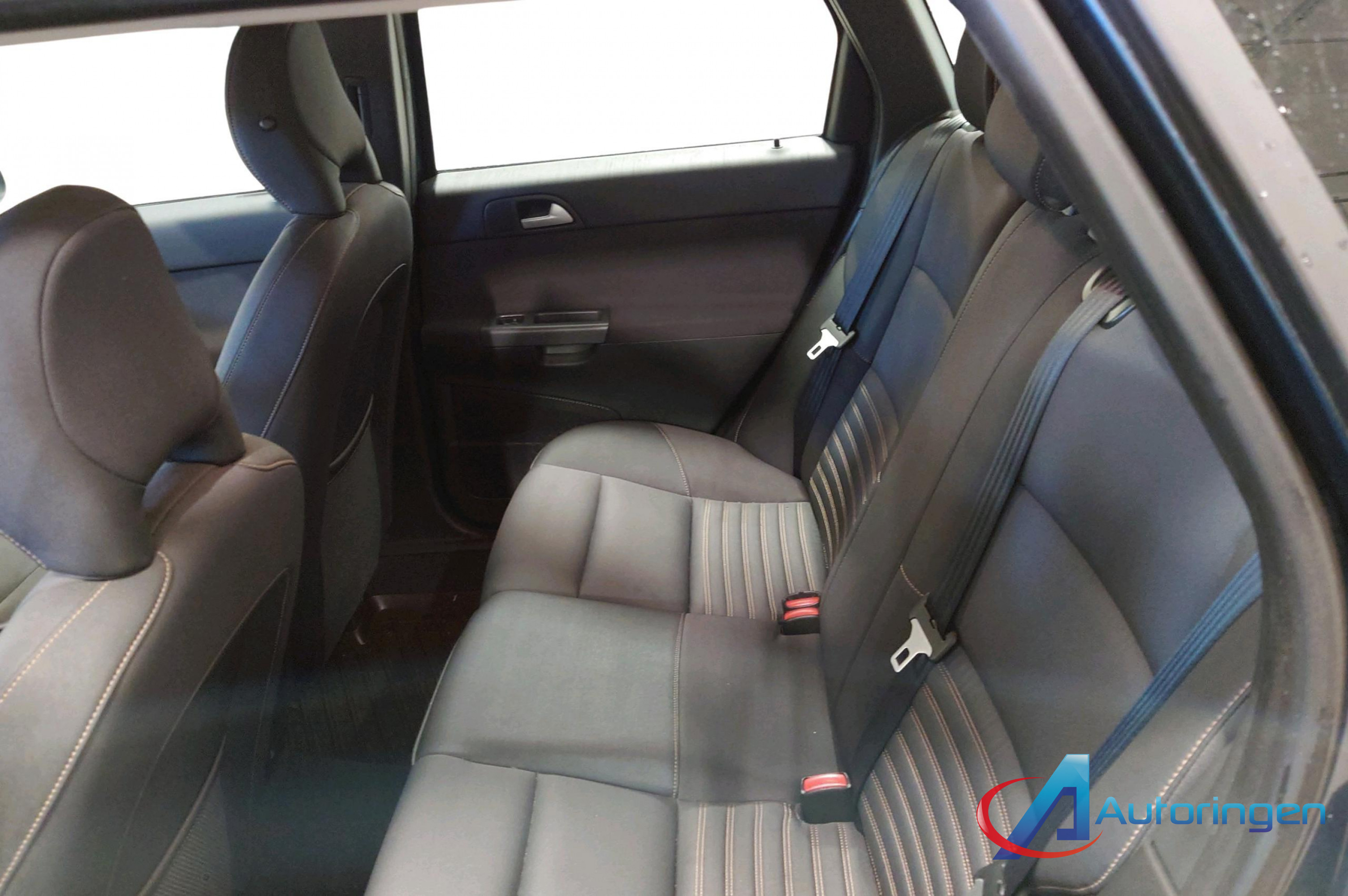 Volvo V50 2011, дизель — фото 10 из 14